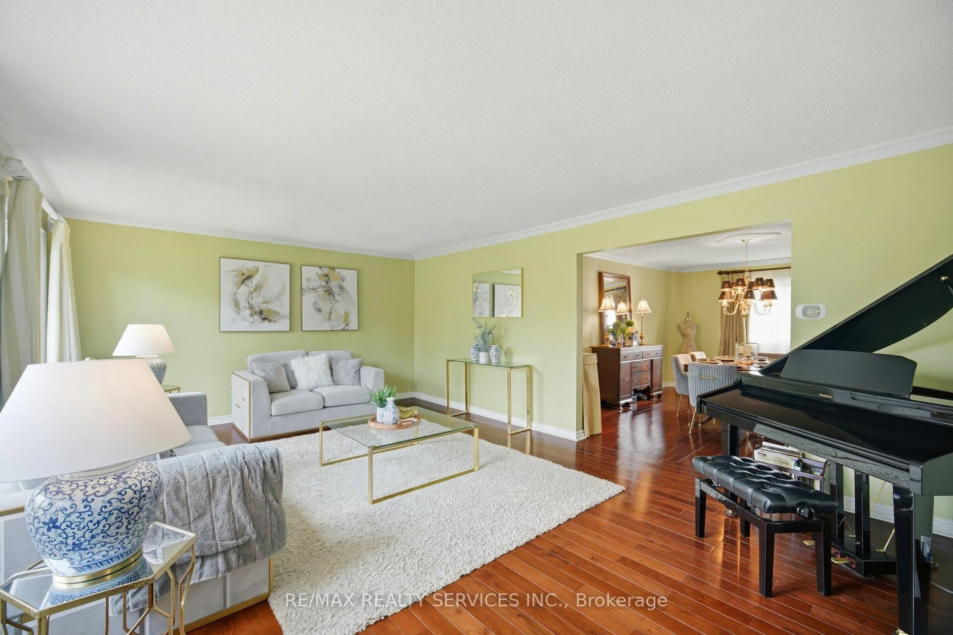 Photo 7 of 2 Whitmore Court, Brampton, Heart Lake West — HOMEH