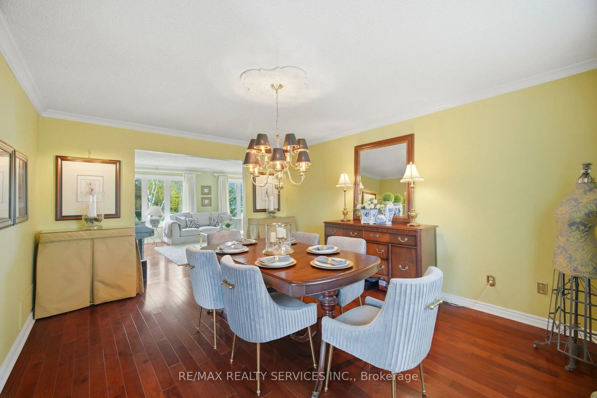 Photo 10 of 2 Whitmore Court, Brampton, Heart Lake West — HOMEH