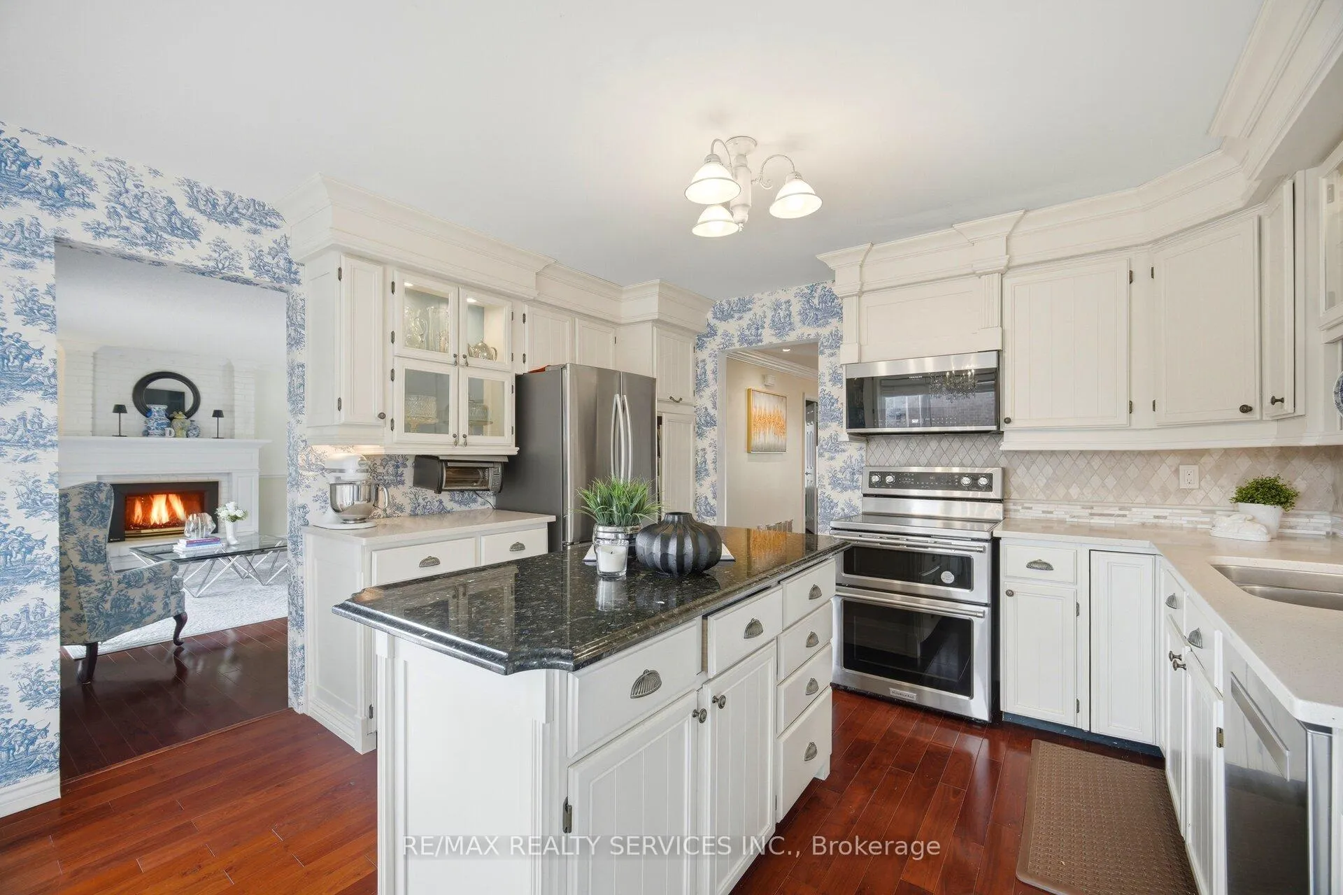 Photo 12 of 2 Whitmore Court, Brampton, Heart Lake West — HOMEH
