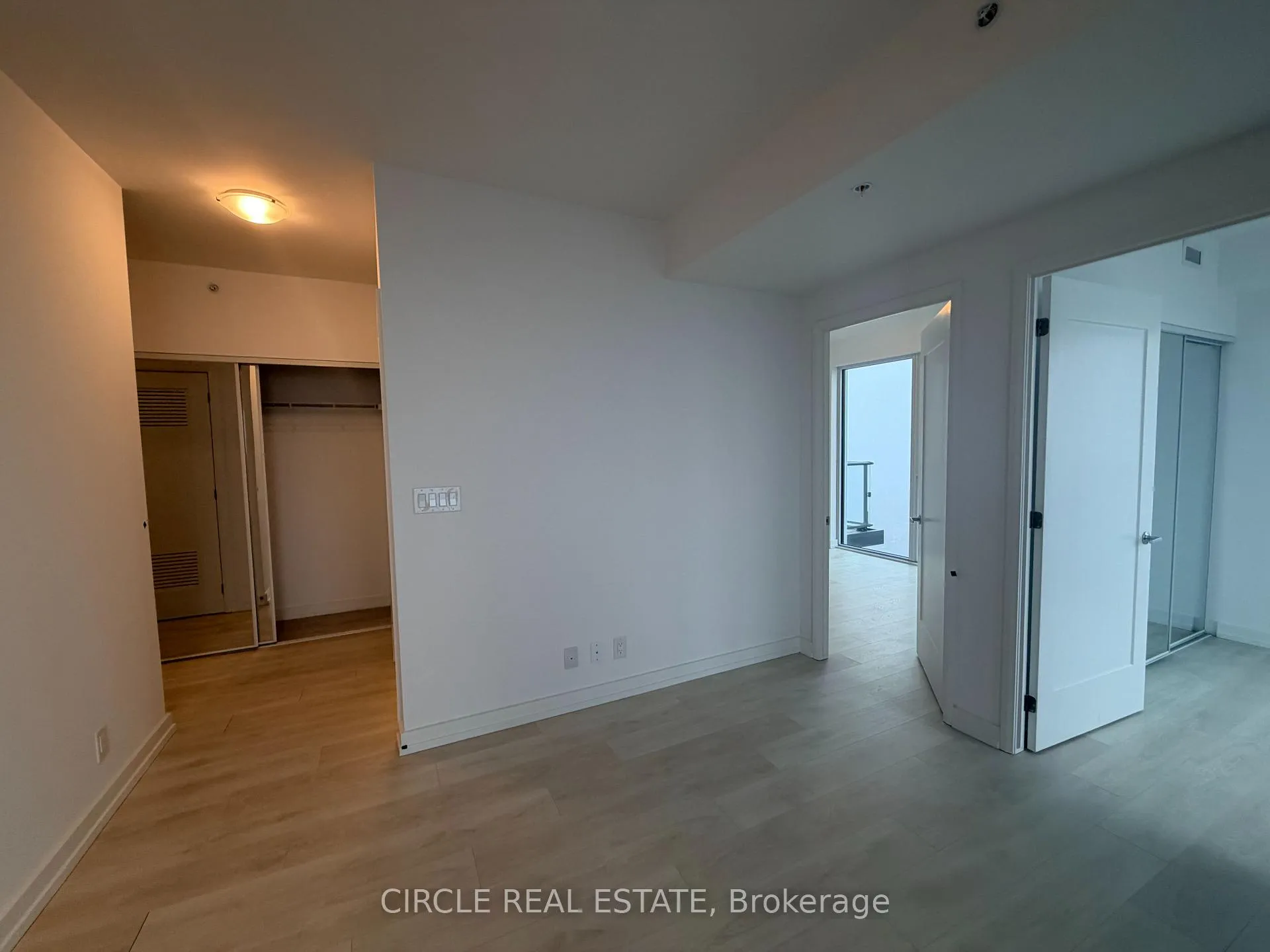 Photo 3 of Unit 2414, 75 James Street S, Hamilton, Corktown — HOMEH