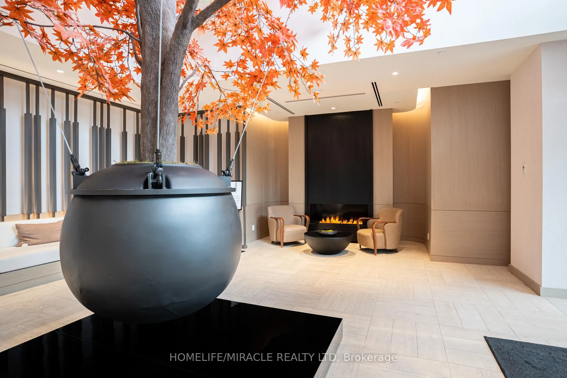 Photo 5 of Unit 4810, 4015 The Exchange, Mississauga, City Centre — HOMEH
