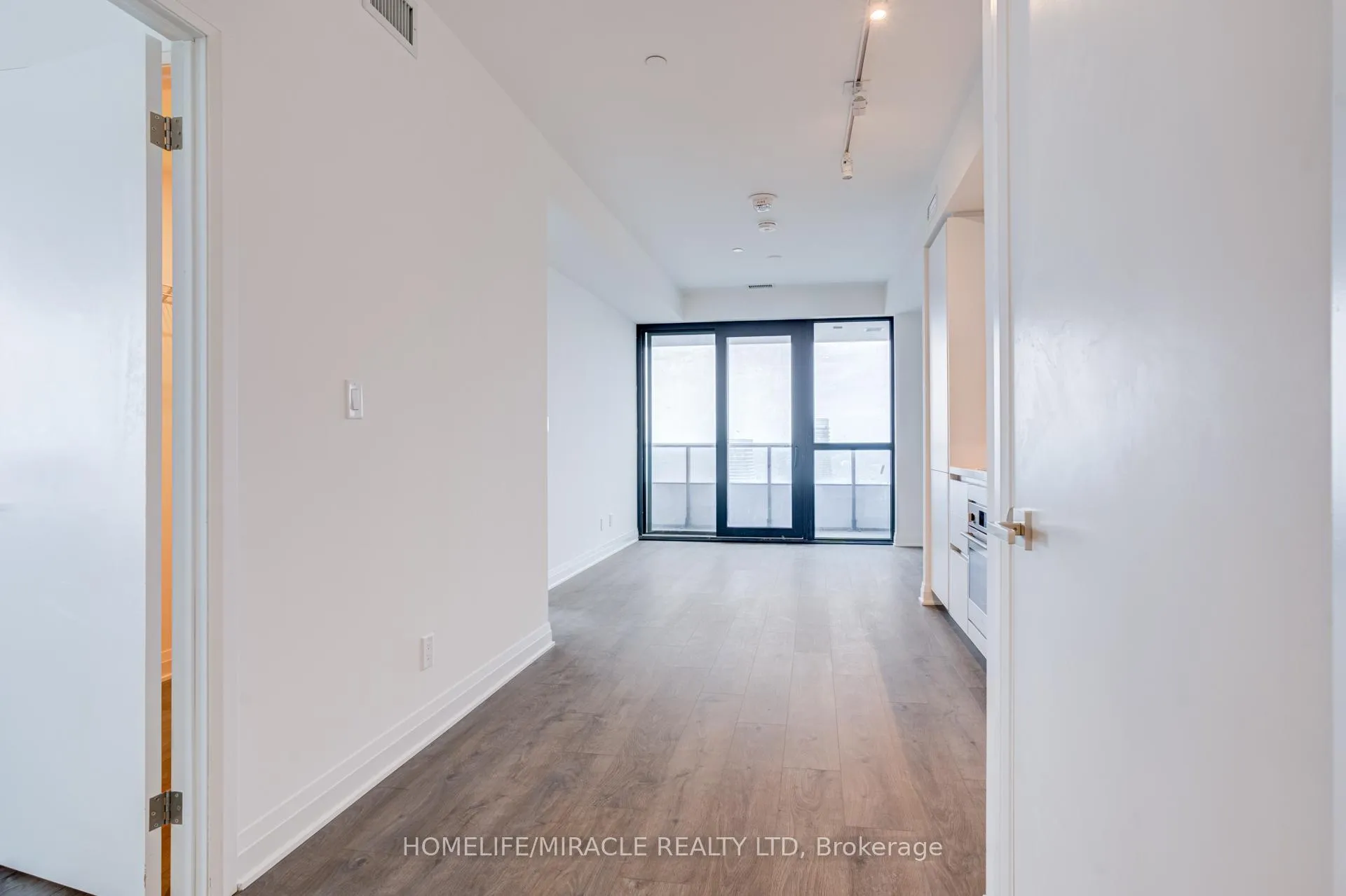 Photo 10 of Unit 4810, 4015 The Exchange, Mississauga, City Centre — HOMEH