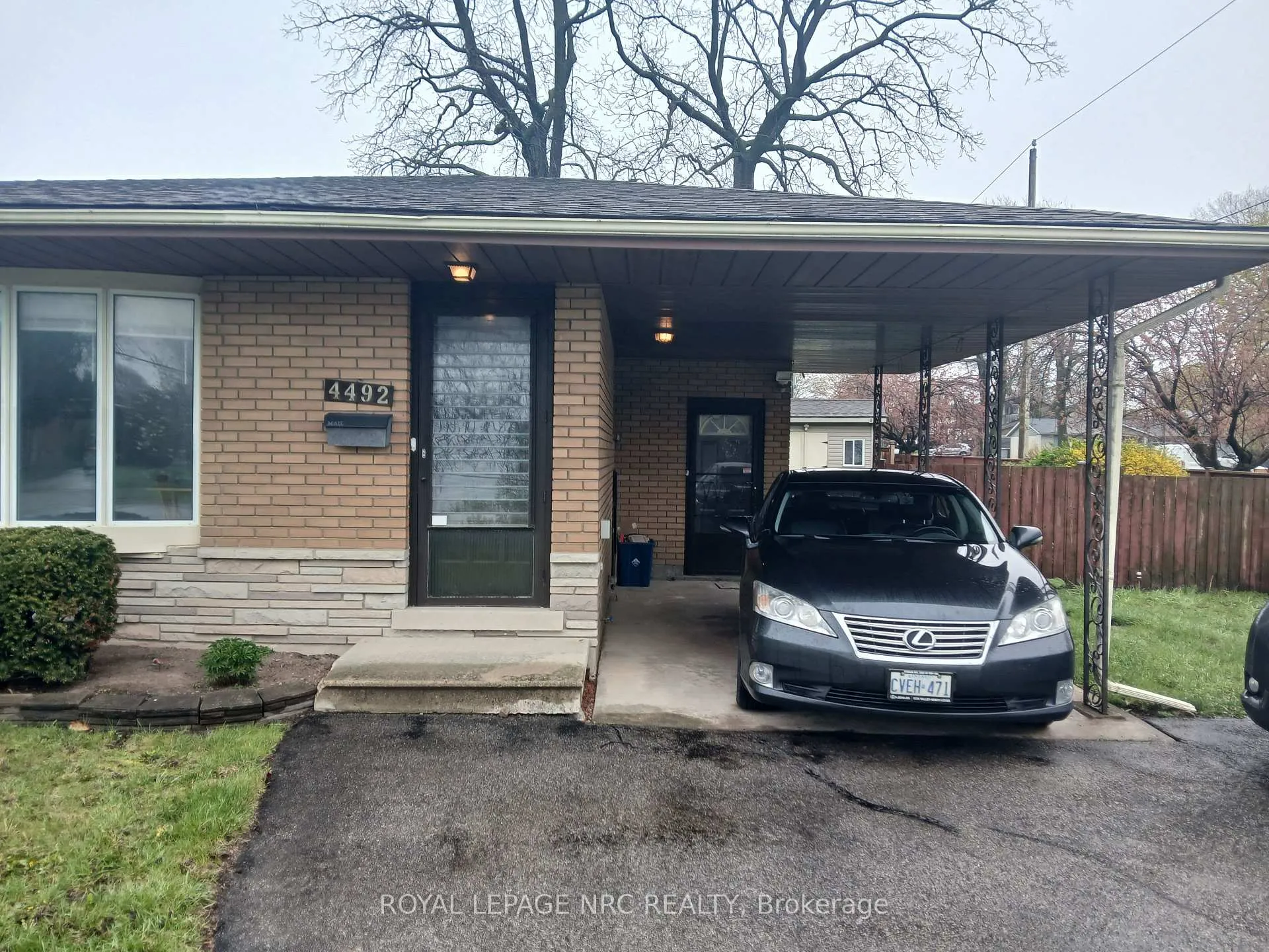 Photo 3 of 4492 Dorchester Road, Niagara Falls, Morrison — HOMEH