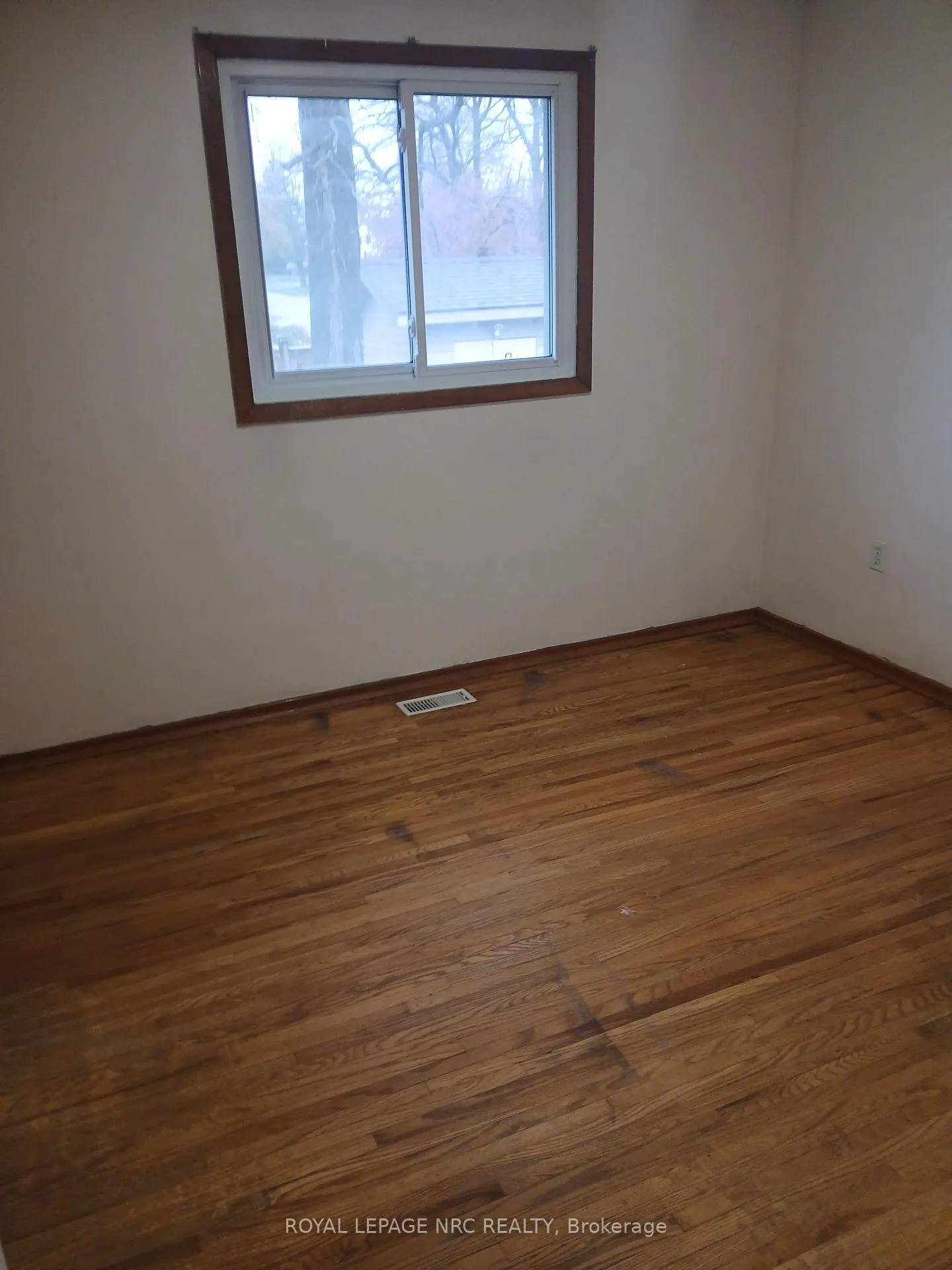 Photo 23 of 4492 Dorchester Road, Niagara Falls, Morrison — HOMEH