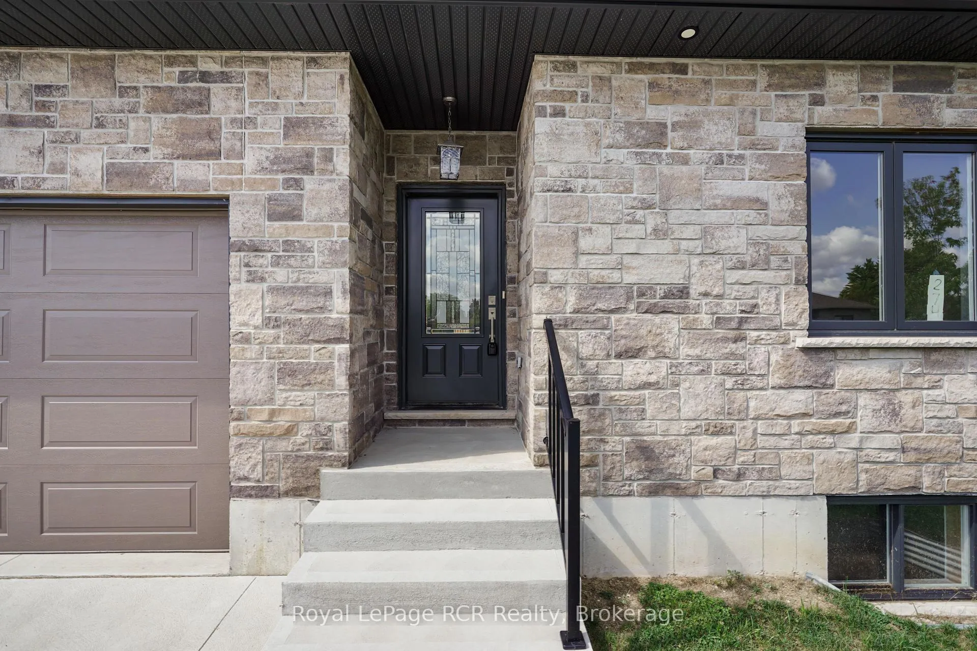 Photo 3 of 274 Queen Street S, North Perth, Elma — HOMEH