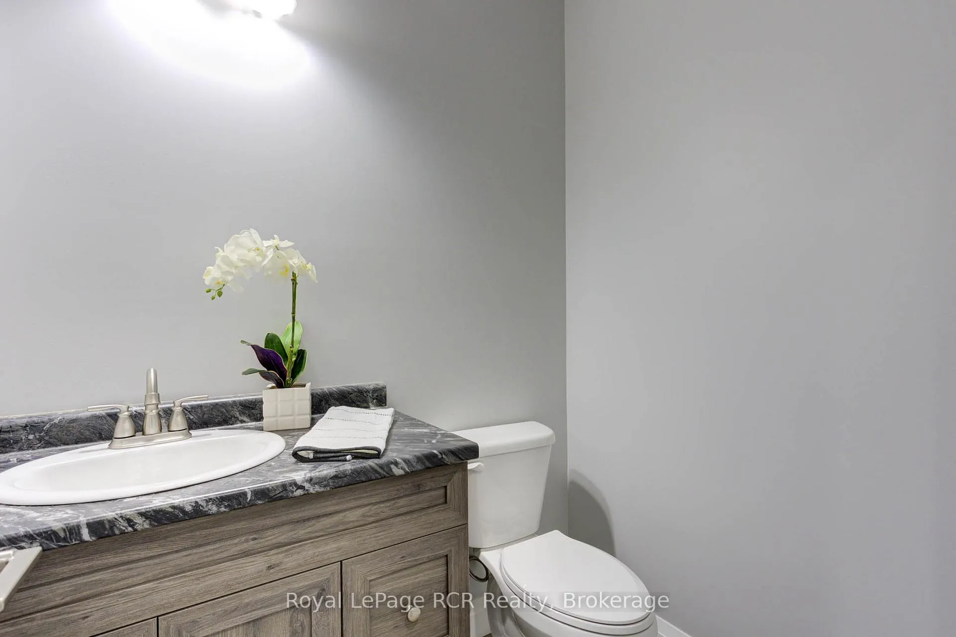 Photo 6 of 274 Queen Street S, North Perth, Elma — HOMEH
