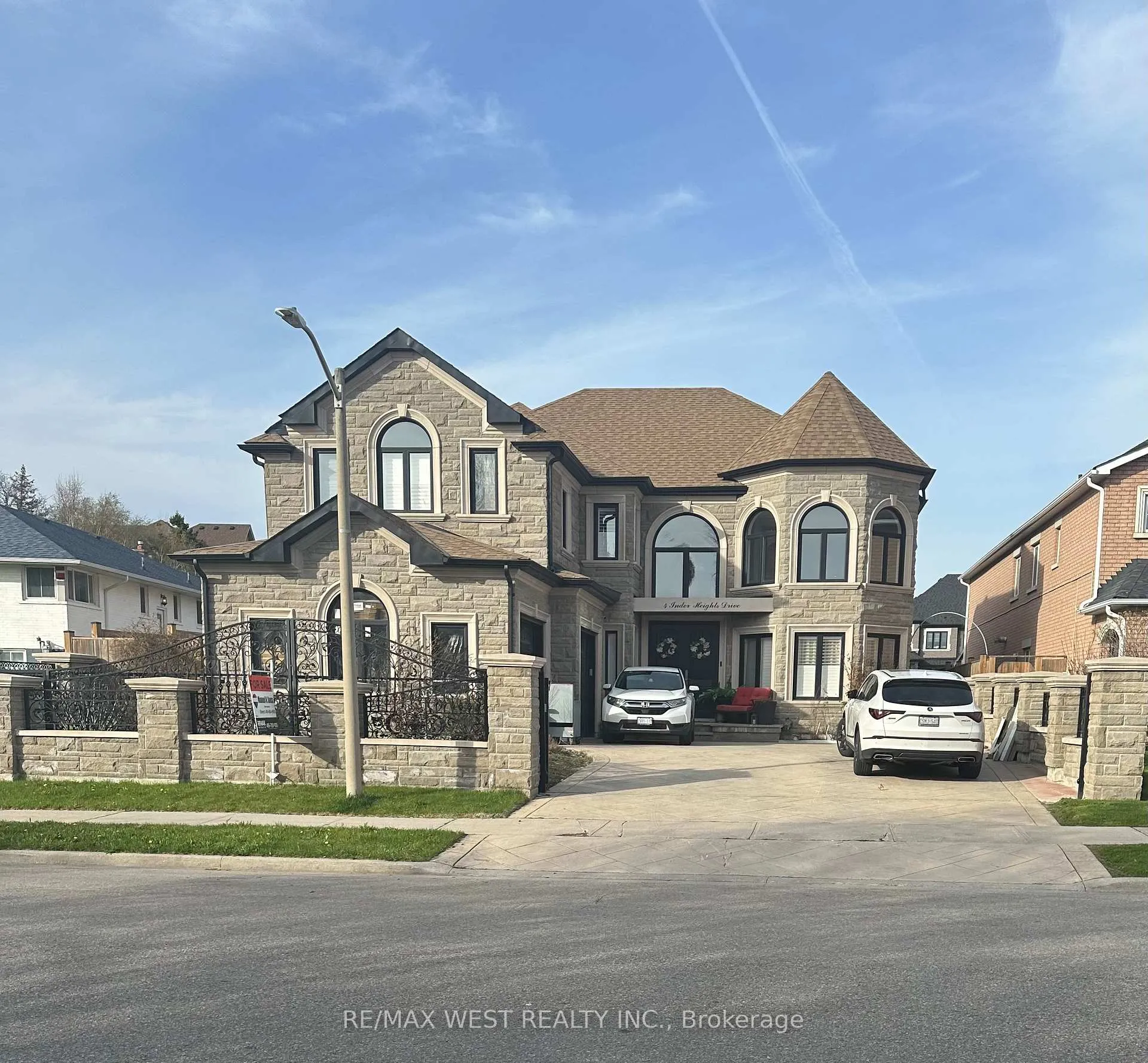 Photo 1 of 4 Inder heights Drive, Brampton, Snelgrove — HOMEH