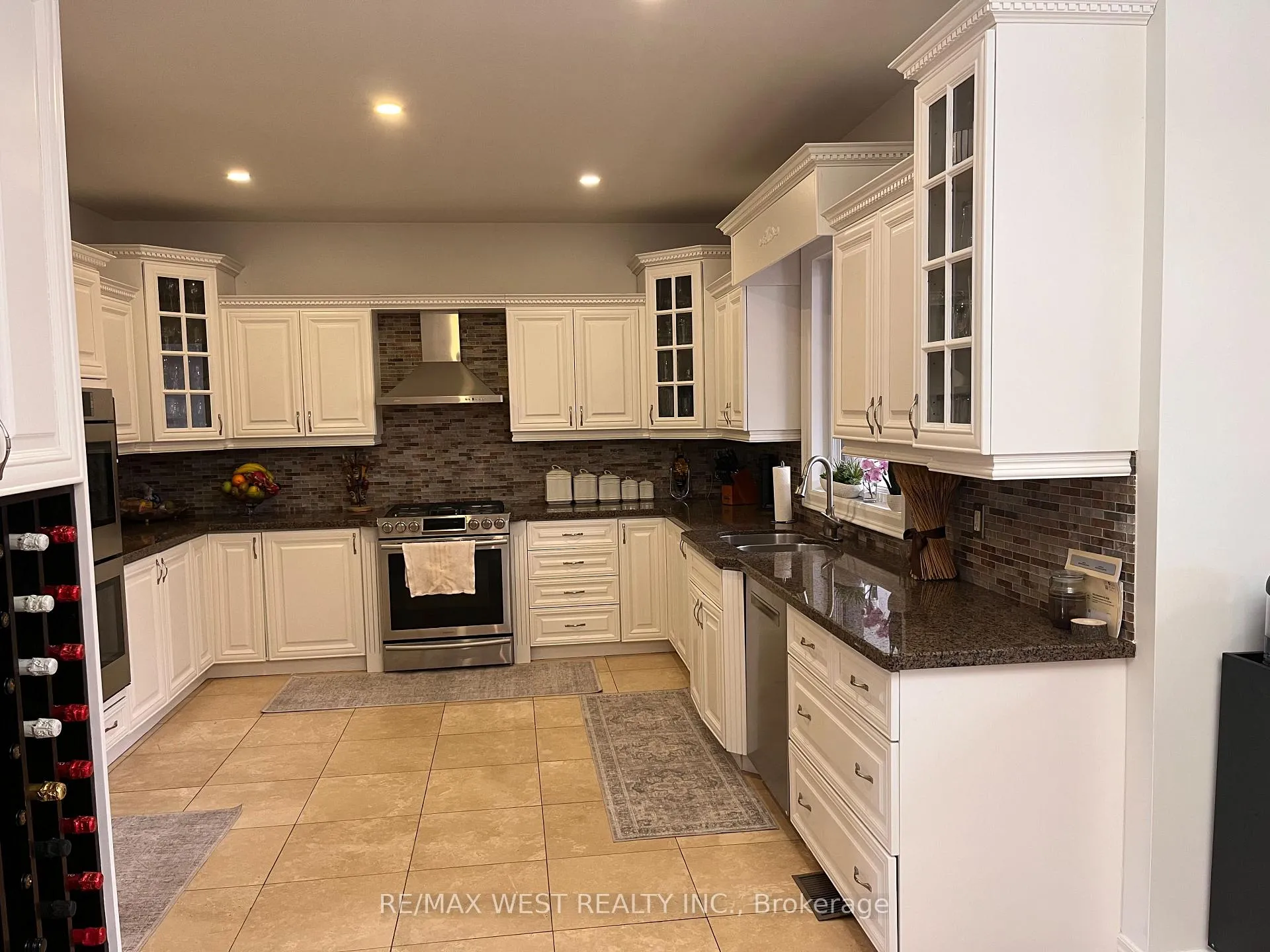 Photo 4 of 4 Inder heights Drive, Brampton, Snelgrove — HOMEH