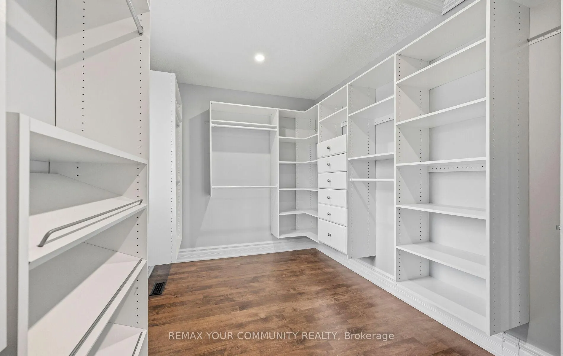Photo 20 of 213 Willis Drive, Aurora, Aurora Highlands — HOMEH