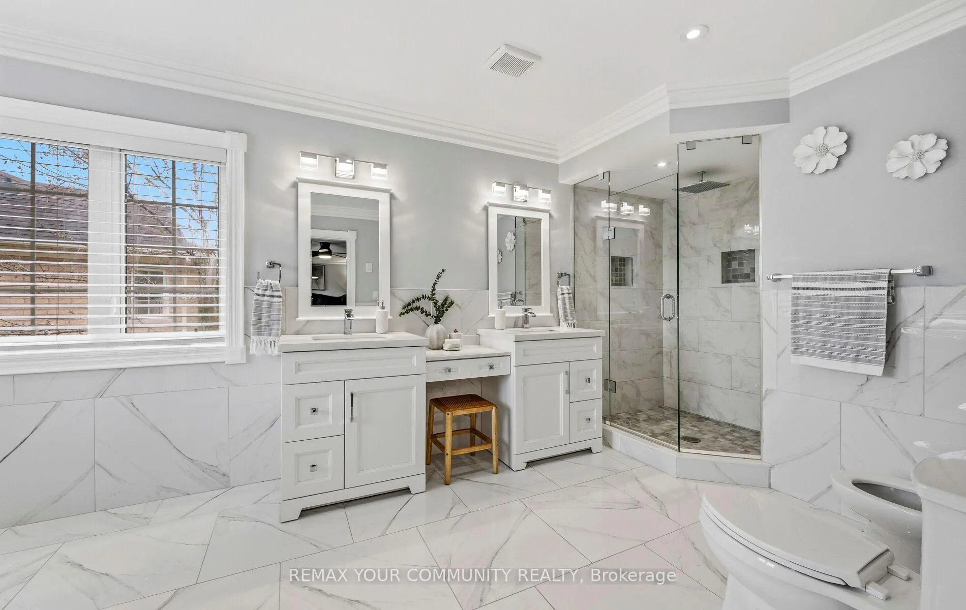 Photo 21 of 213 Willis Drive, Aurora, Aurora Highlands — HOMEH