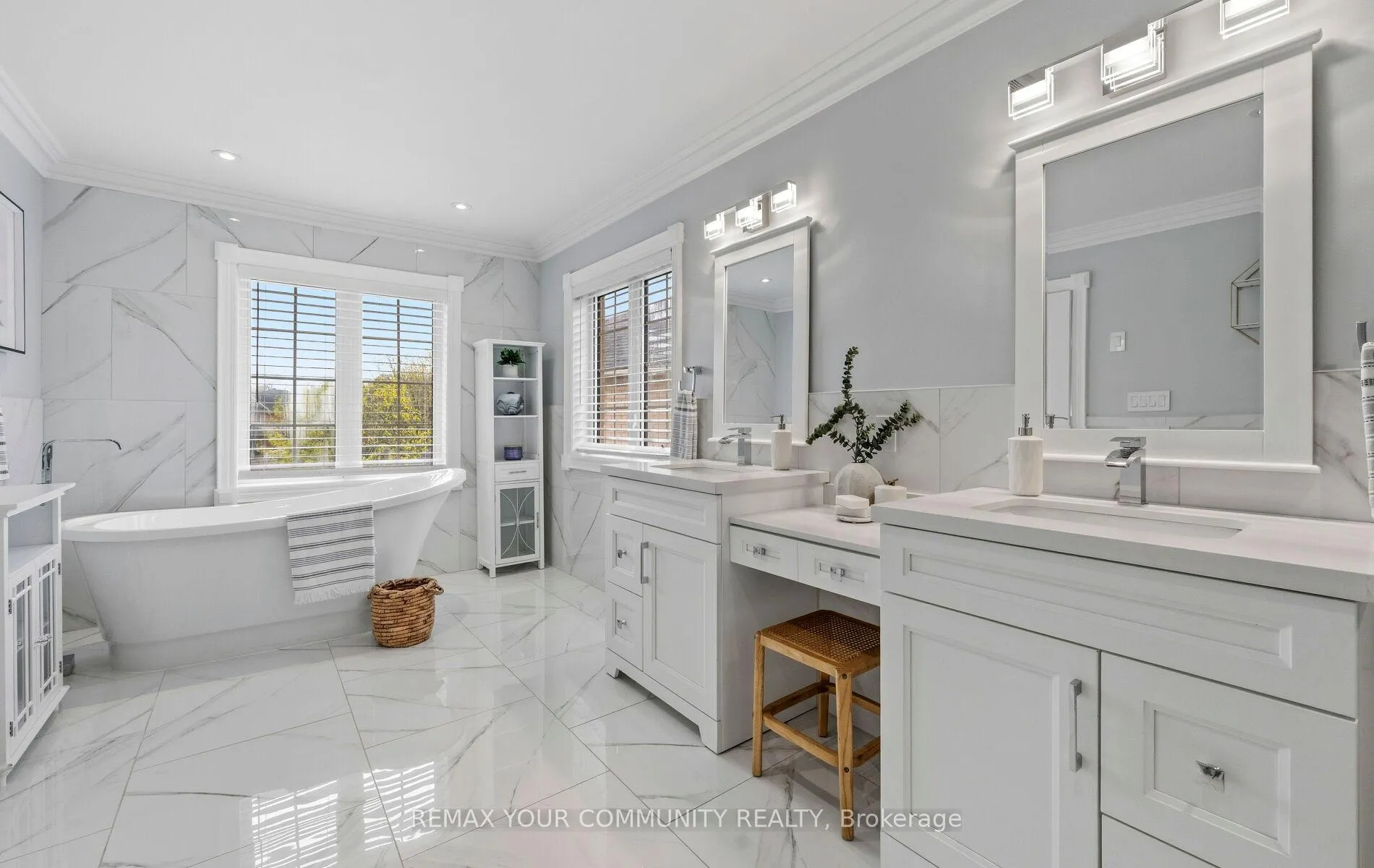 Photo 22 of 213 Willis Drive, Aurora, Aurora Highlands — HOMEH