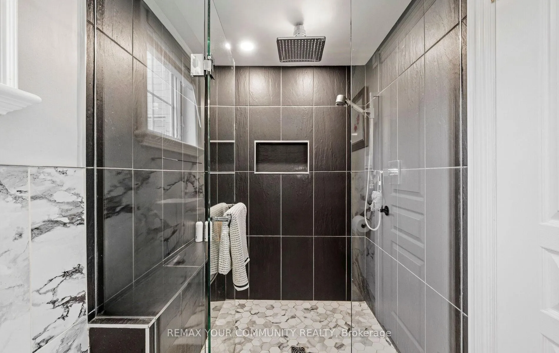 Photo 41 of 213 Willis Drive, Aurora, Aurora Highlands — HOMEH