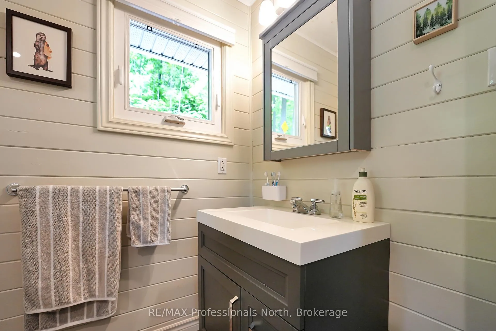 Photo 12 of 1027 Rothwell Drive, Highlands East, Monmouth — HOMEH