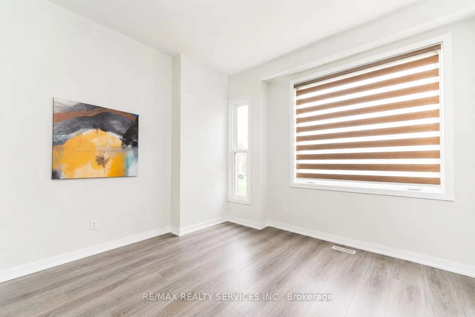 Photo 6 of 98 Pine Gate Place E, Whitby, Williamsburg — HOMEH