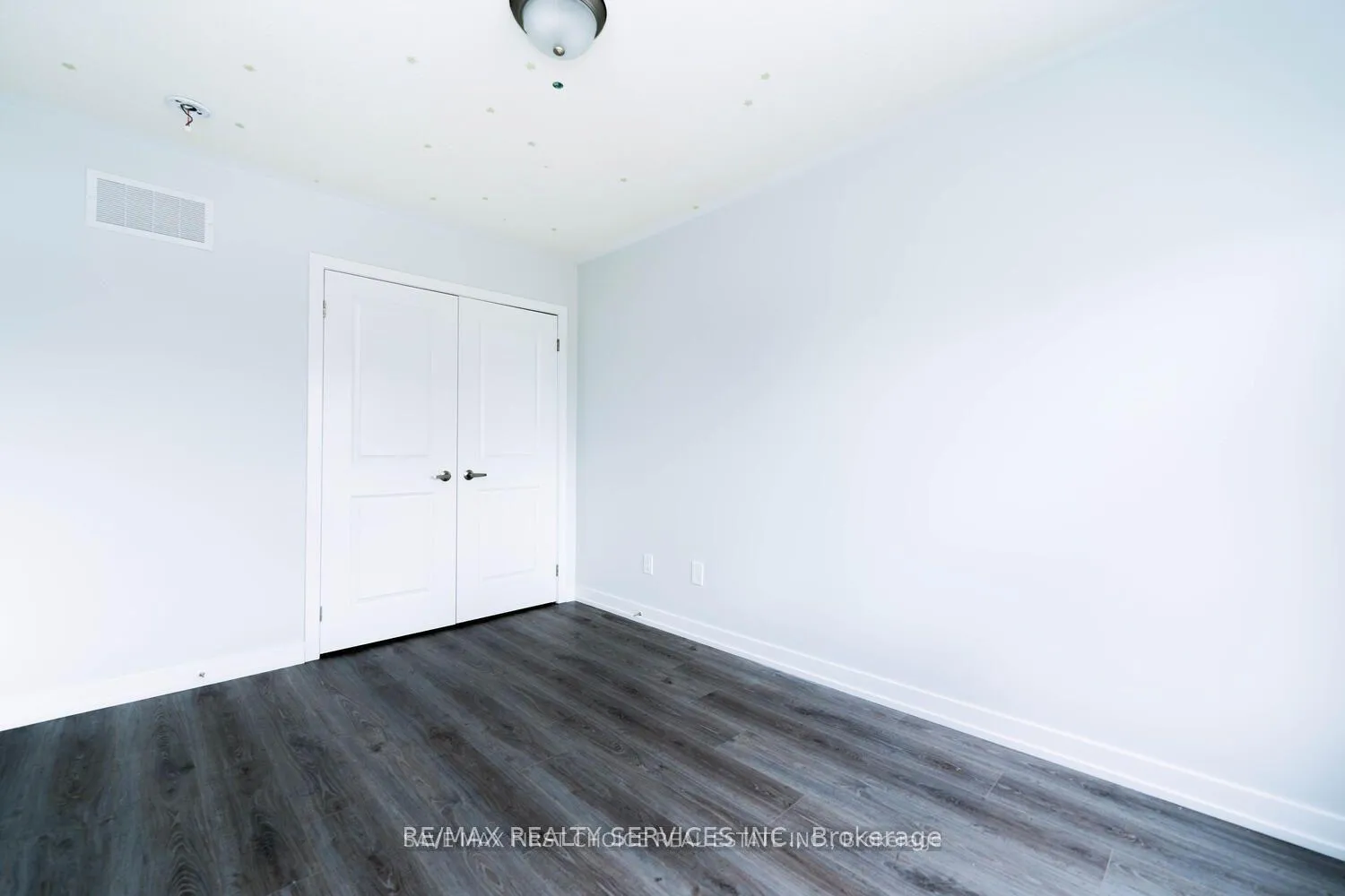 Photo 18 of 98 Pine Gate Place E, Whitby, Williamsburg — HOMEH