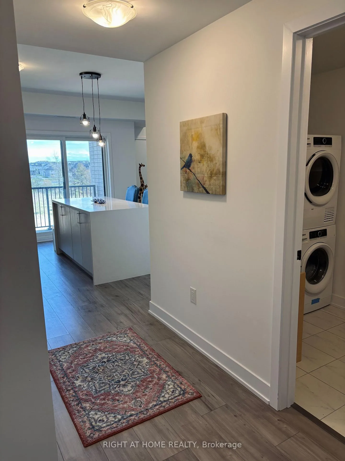 Photo 5 of Unit 302, 1 Chef Lane, Barrie, Innis-Shore — HOMEH