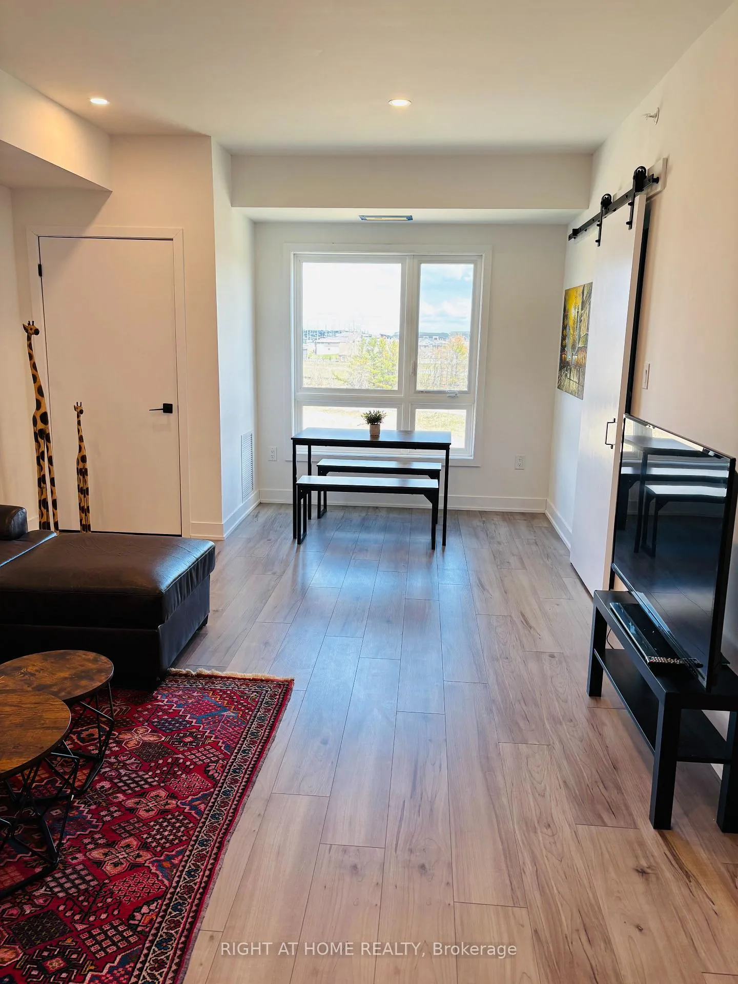 Photo 11 of Unit 302, 1 Chef Lane, Barrie, Innis-Shore — HOMEH