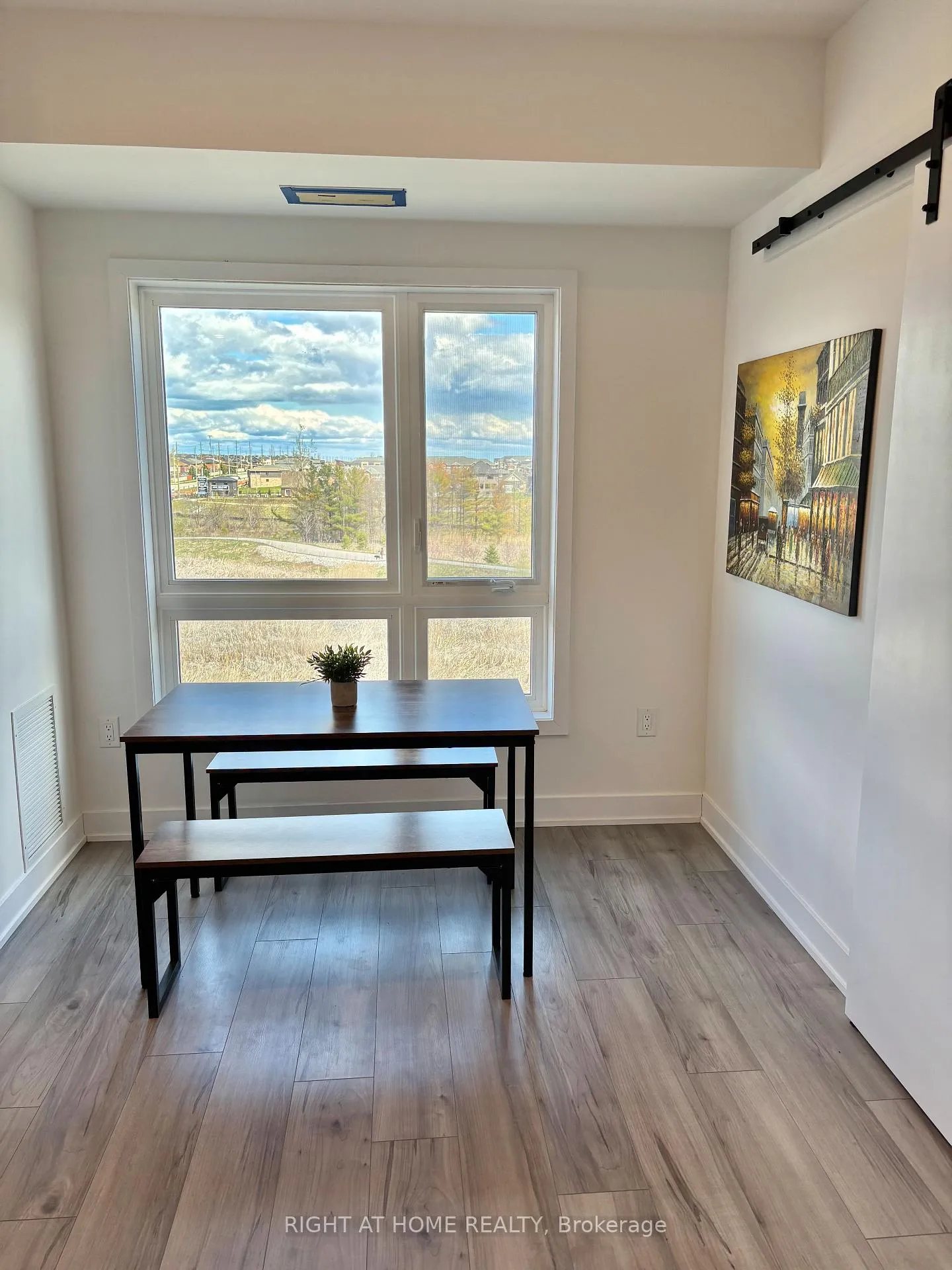 Photo 13 of Unit 302, 1 Chef Lane, Barrie, Innis-Shore — HOMEH