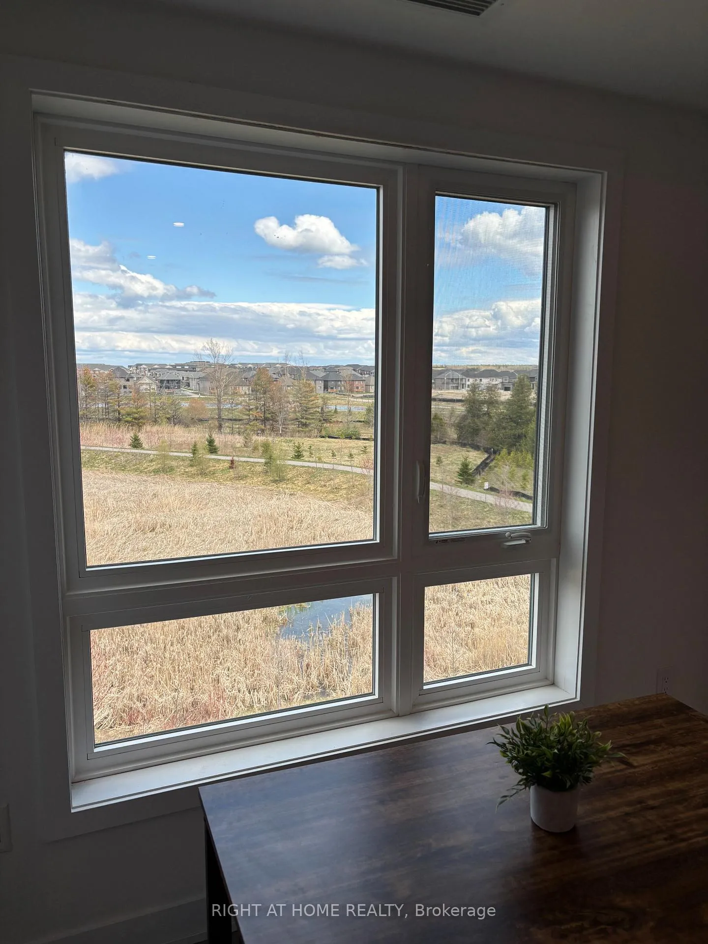 Photo 16 of Unit 302, 1 Chef Lane, Barrie, Innis-Shore — HOMEH