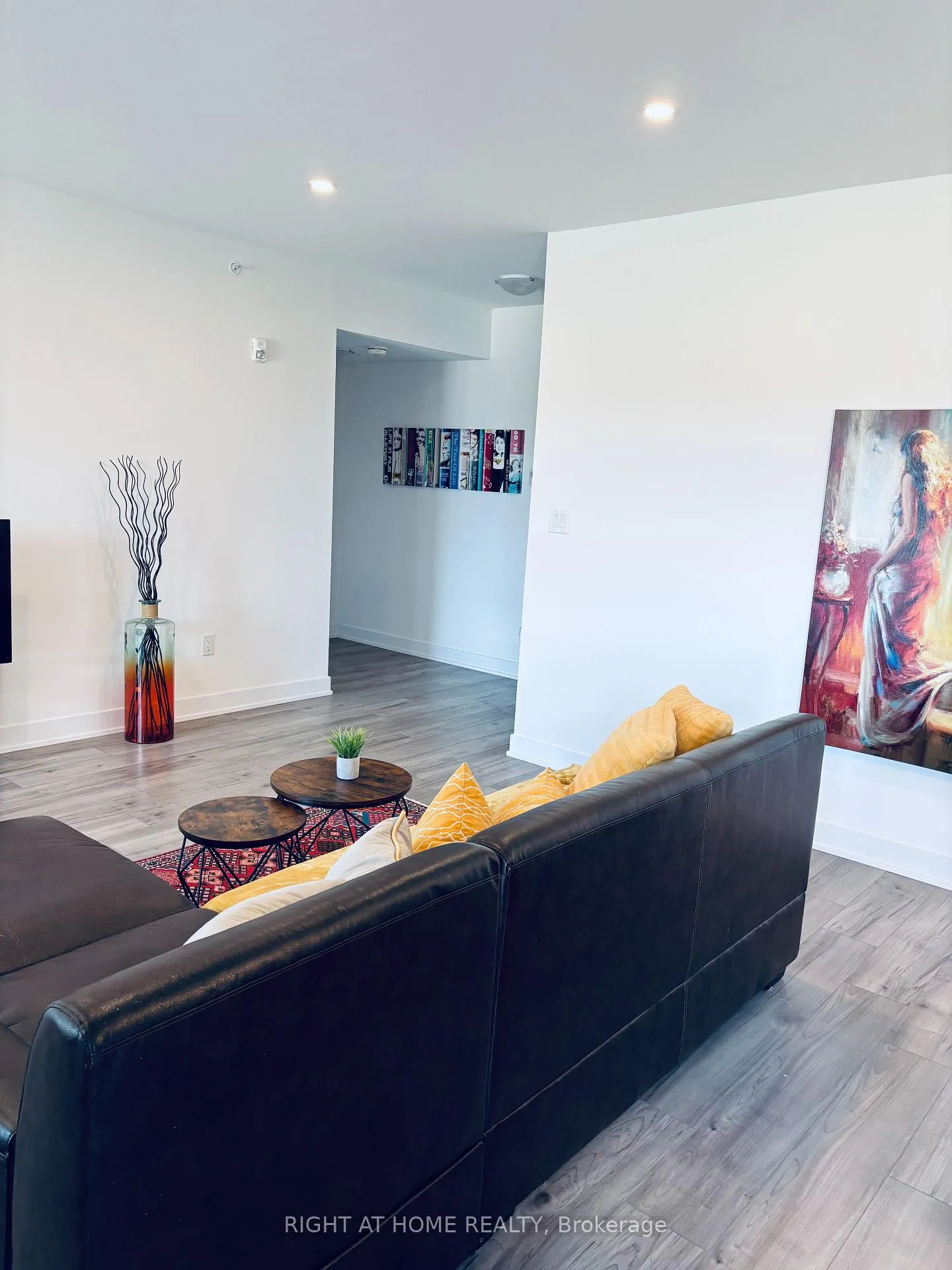 Photo 17 of Unit 302, 1 Chef Lane, Barrie, Innis-Shore — HOMEH