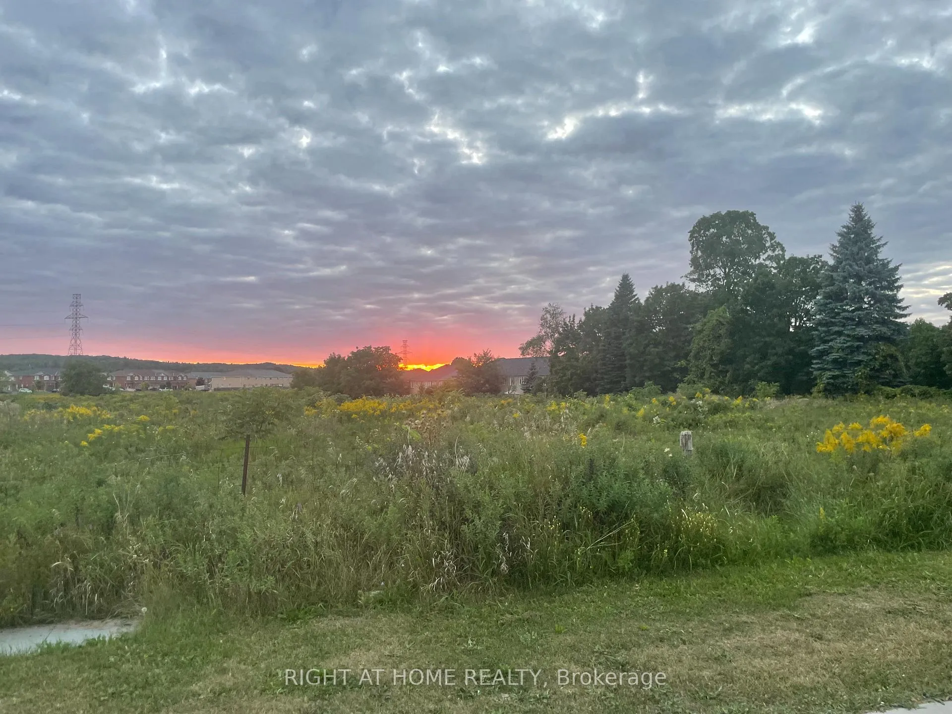 Photo 24 of Unit 302, 1 Chef Lane, Barrie, Innis-Shore — HOMEH