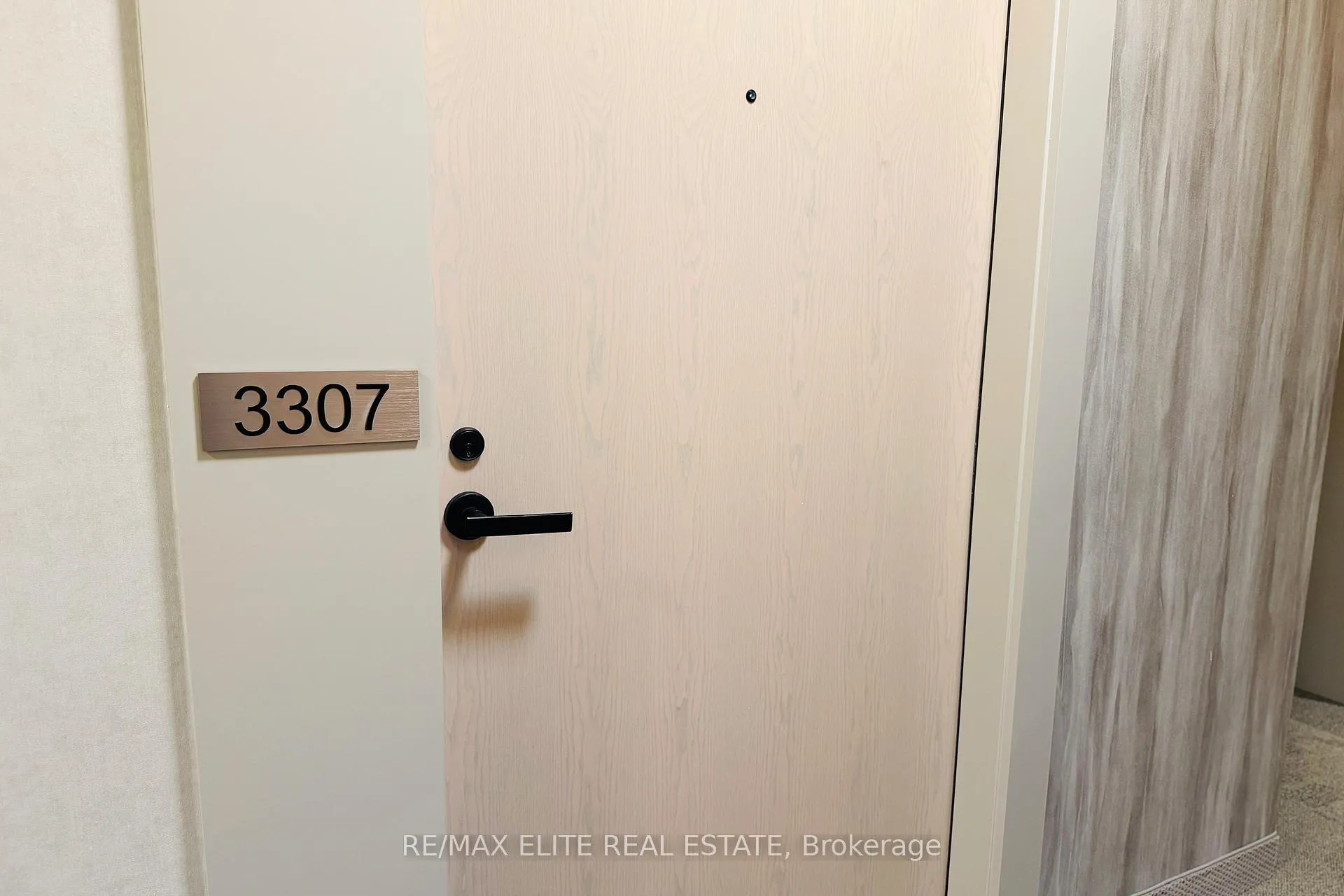 Photo 1 of Unit 3307, 28 Interchange Way, Vaughan, Vaughan Corporate Centre — HOMEH