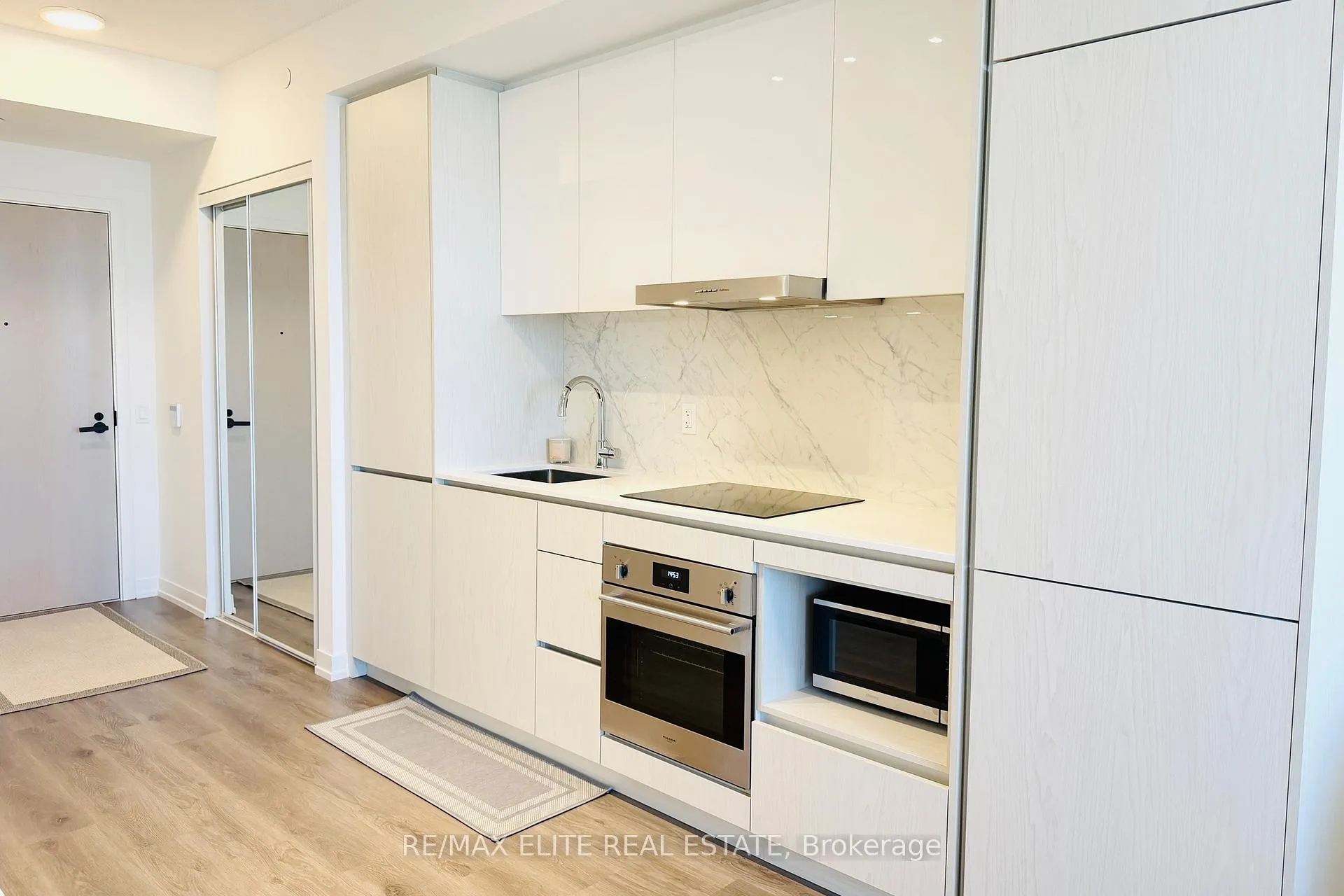 Photo 3 of Unit 3307, 28 Interchange Way, Vaughan, Vaughan Corporate Centre — HOMEH