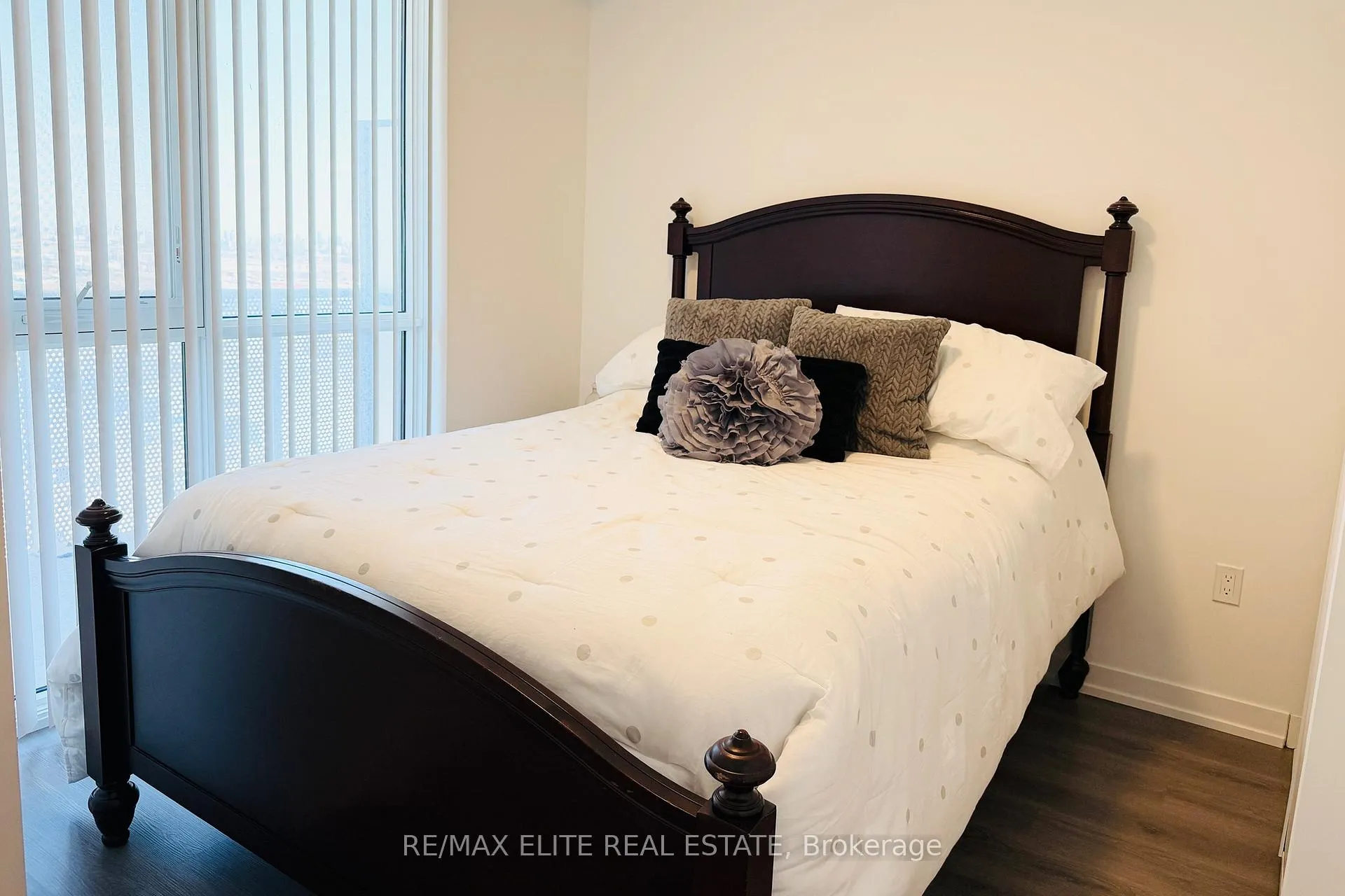 Photo 5 of Unit 3307, 28 Interchange Way, Vaughan, Vaughan Corporate Centre — HOMEH