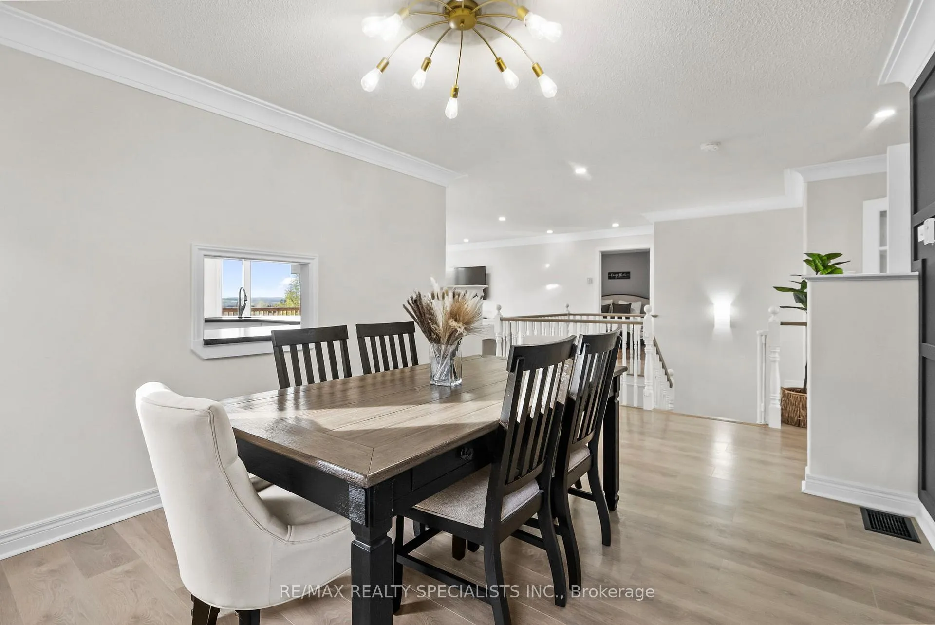 Photo 8 of 1692 Glenforest Boulevard, Peterborough, Monaghan Ward 2 — HOMEH
