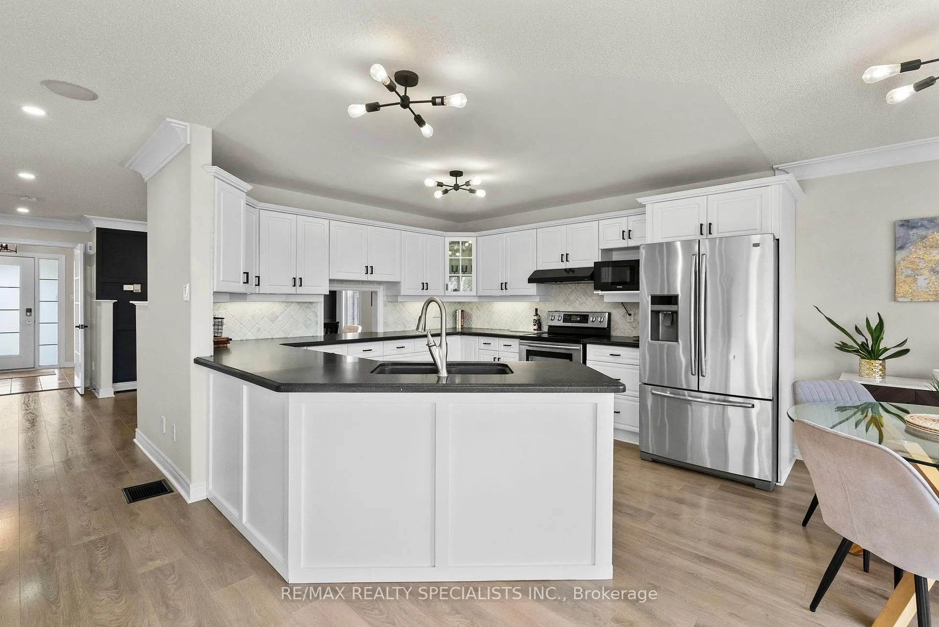 Photo 15 of 1692 Glenforest Boulevard, Peterborough, Monaghan Ward 2 — HOMEH