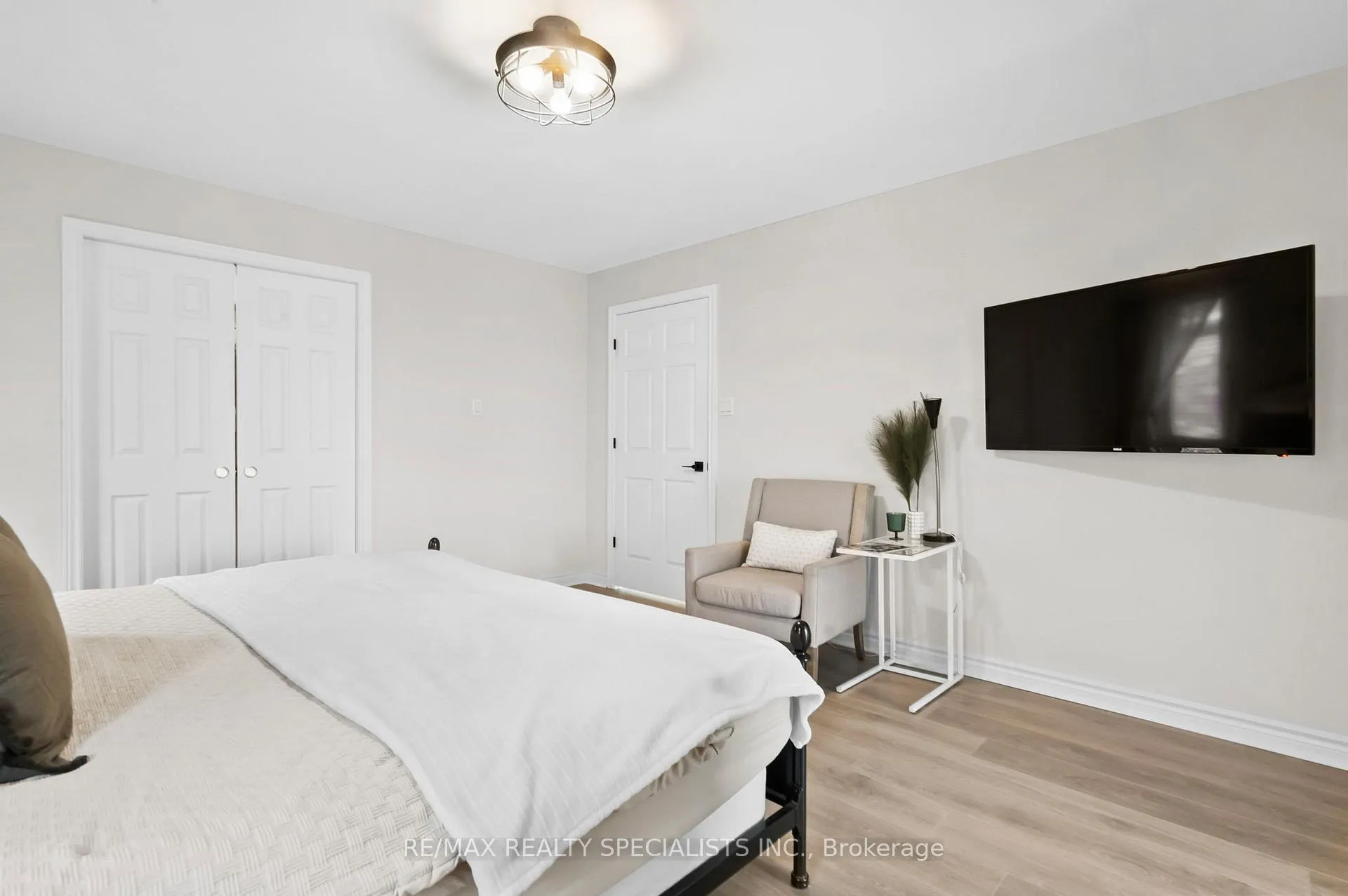 Photo 25 of 1692 Glenforest Boulevard, Peterborough, Monaghan Ward 2 — HOMEH