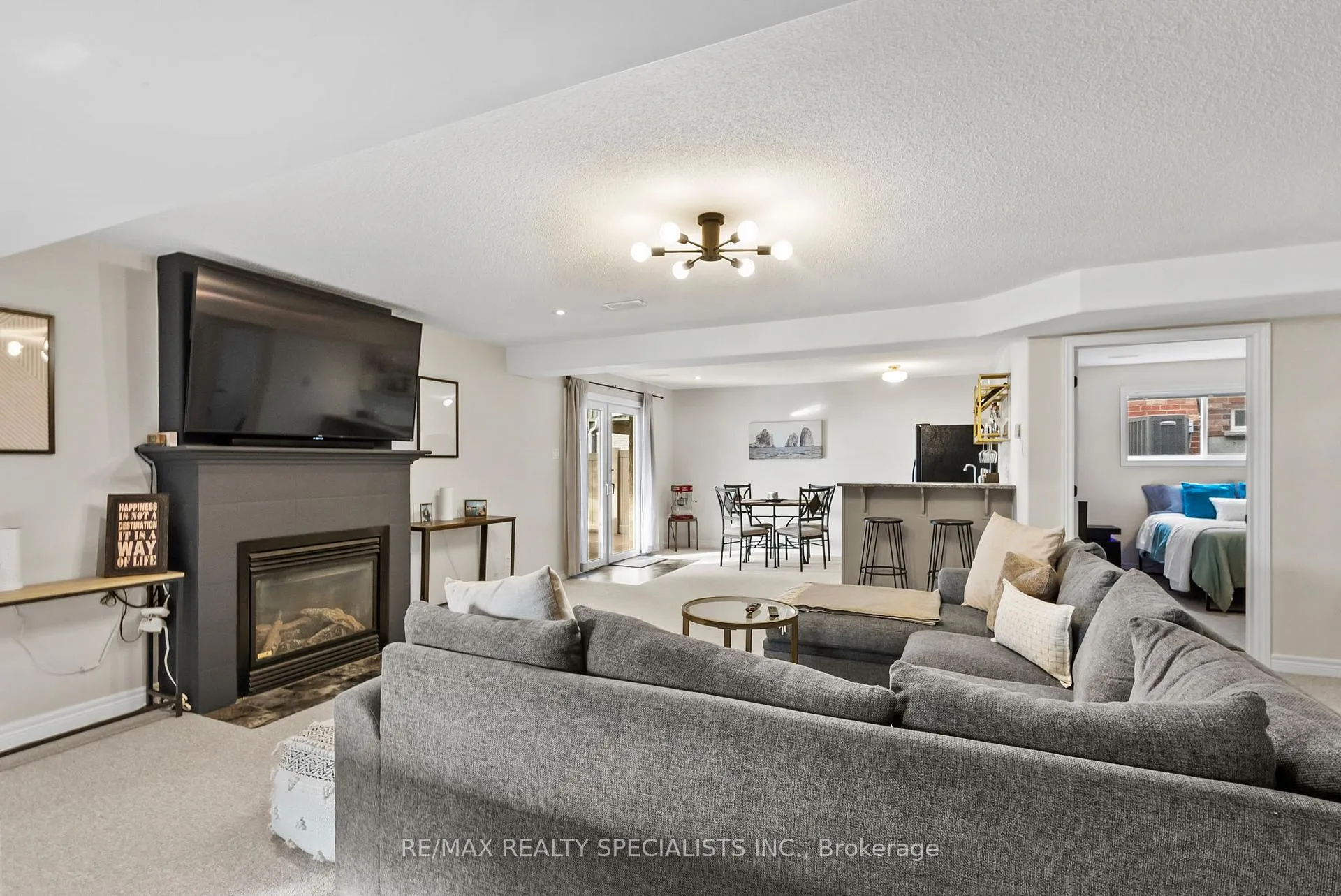 Photo 41 of 1692 Glenforest Boulevard, Peterborough, Monaghan Ward 2 — HOMEH