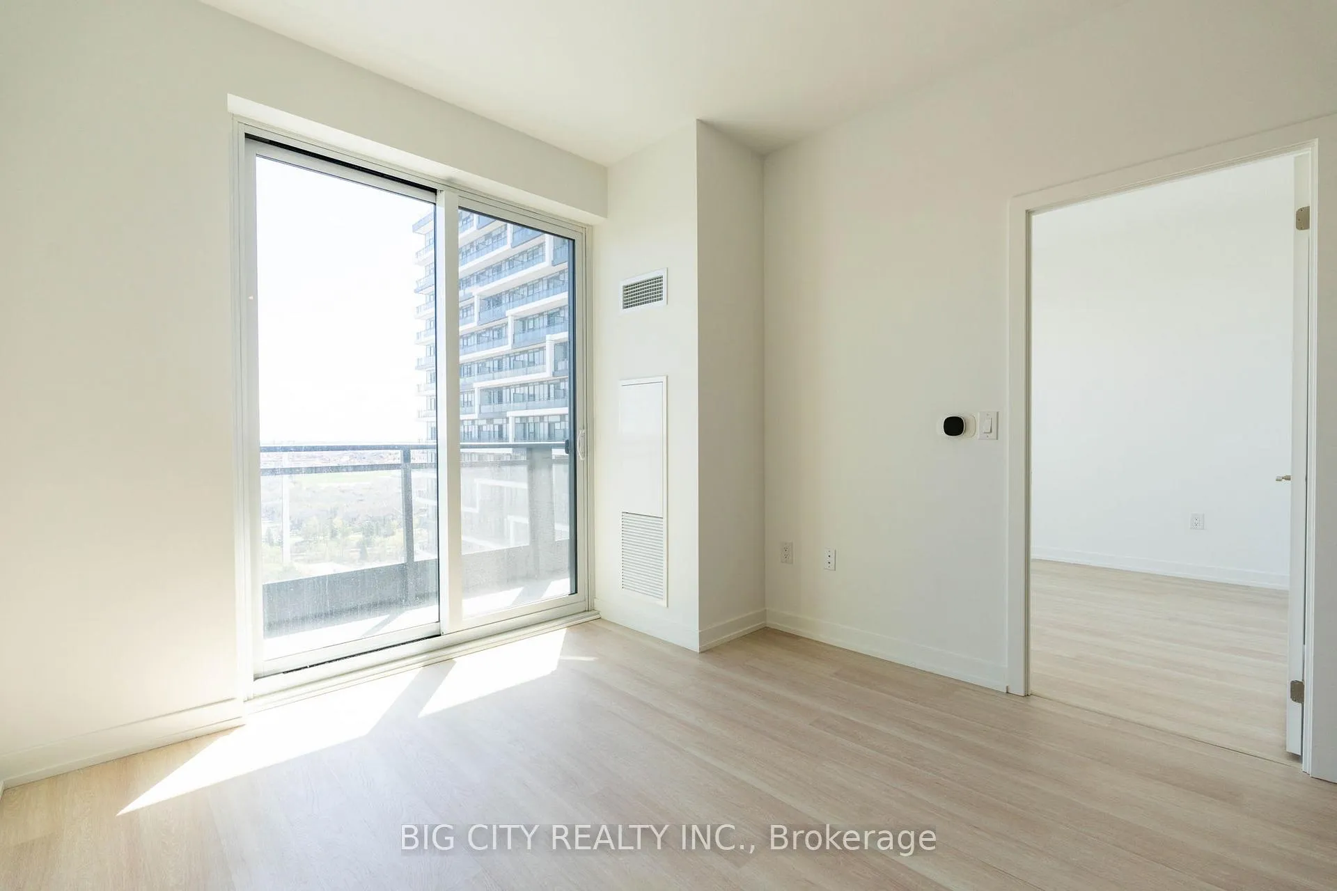 Photo 5 of Unit 1812, 9763 Markham Road, Markham, Greensborough — HOMEH
