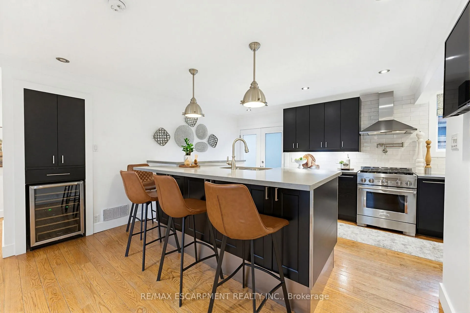 Photo 11 of 236 Parkside Drive, Hamilton, Waterdown — HOMEH