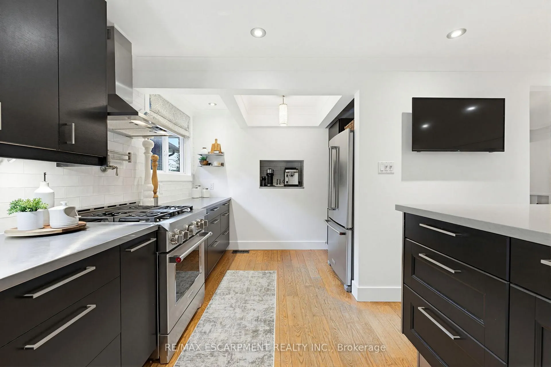 Photo 14 of 236 Parkside Drive, Hamilton, Waterdown — HOMEH