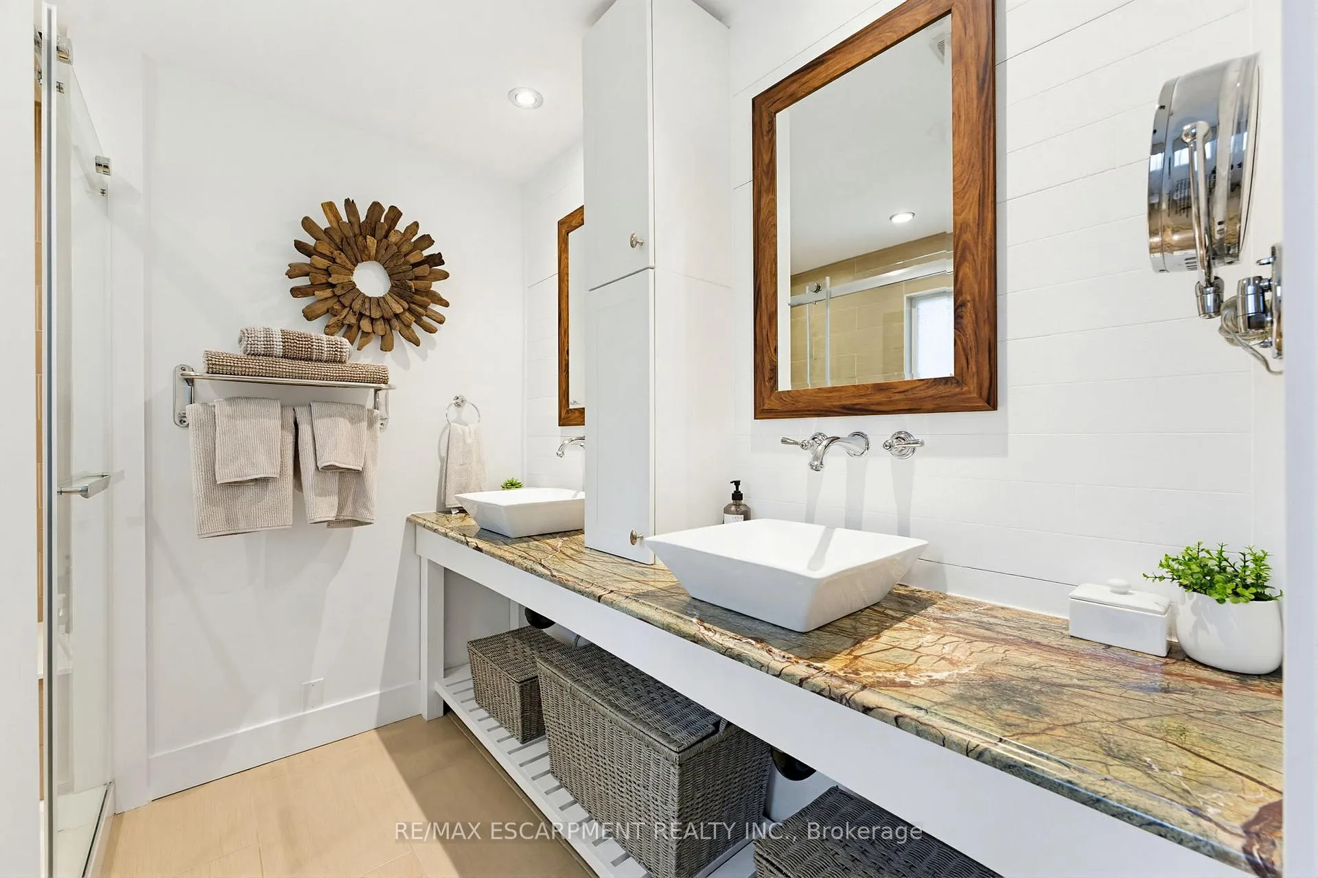 Photo 19 of 236 Parkside Drive, Hamilton, Waterdown — HOMEH