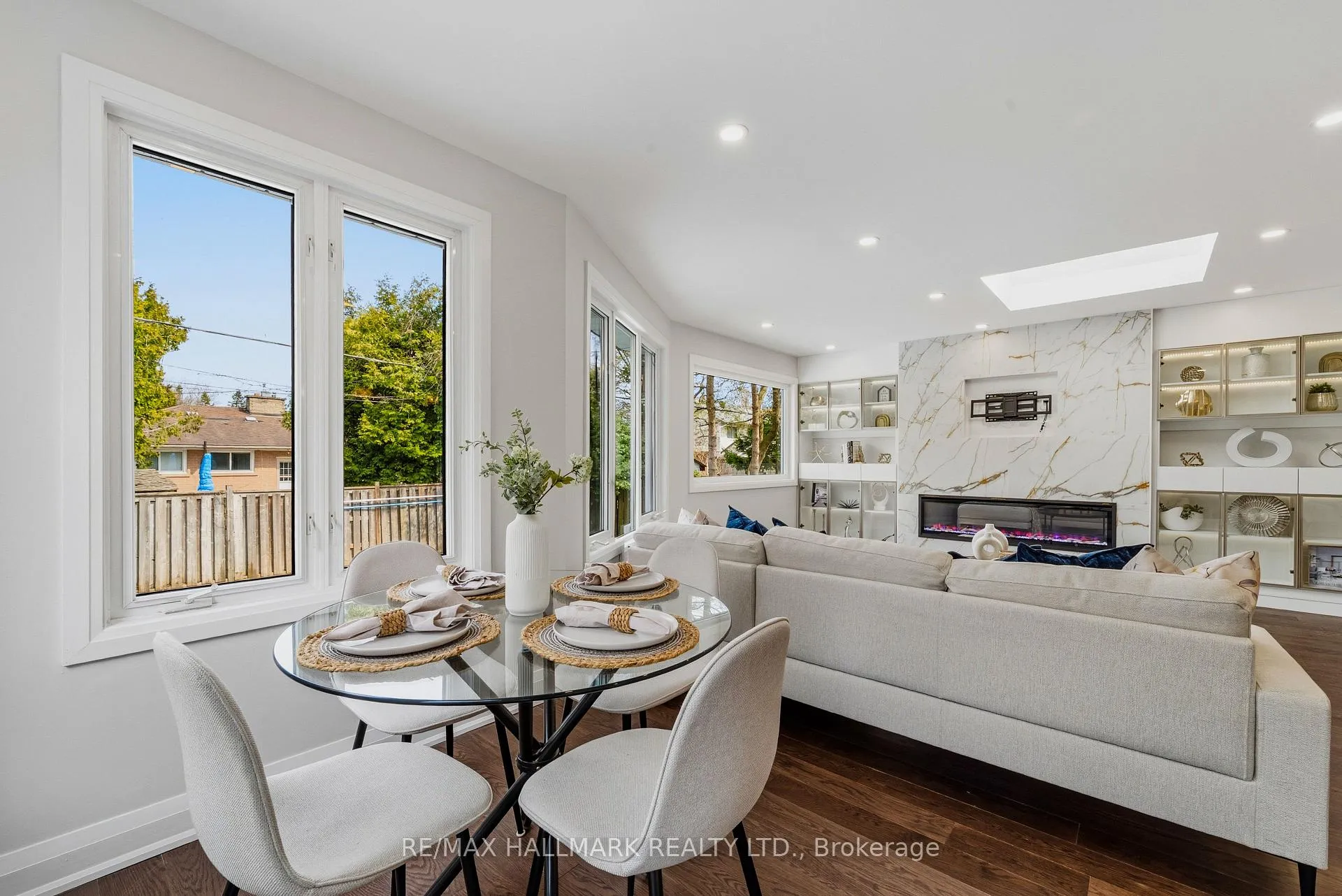 Photo 9 of 359 Jaybell Grove, Scarborough, Rouge — HOMEH