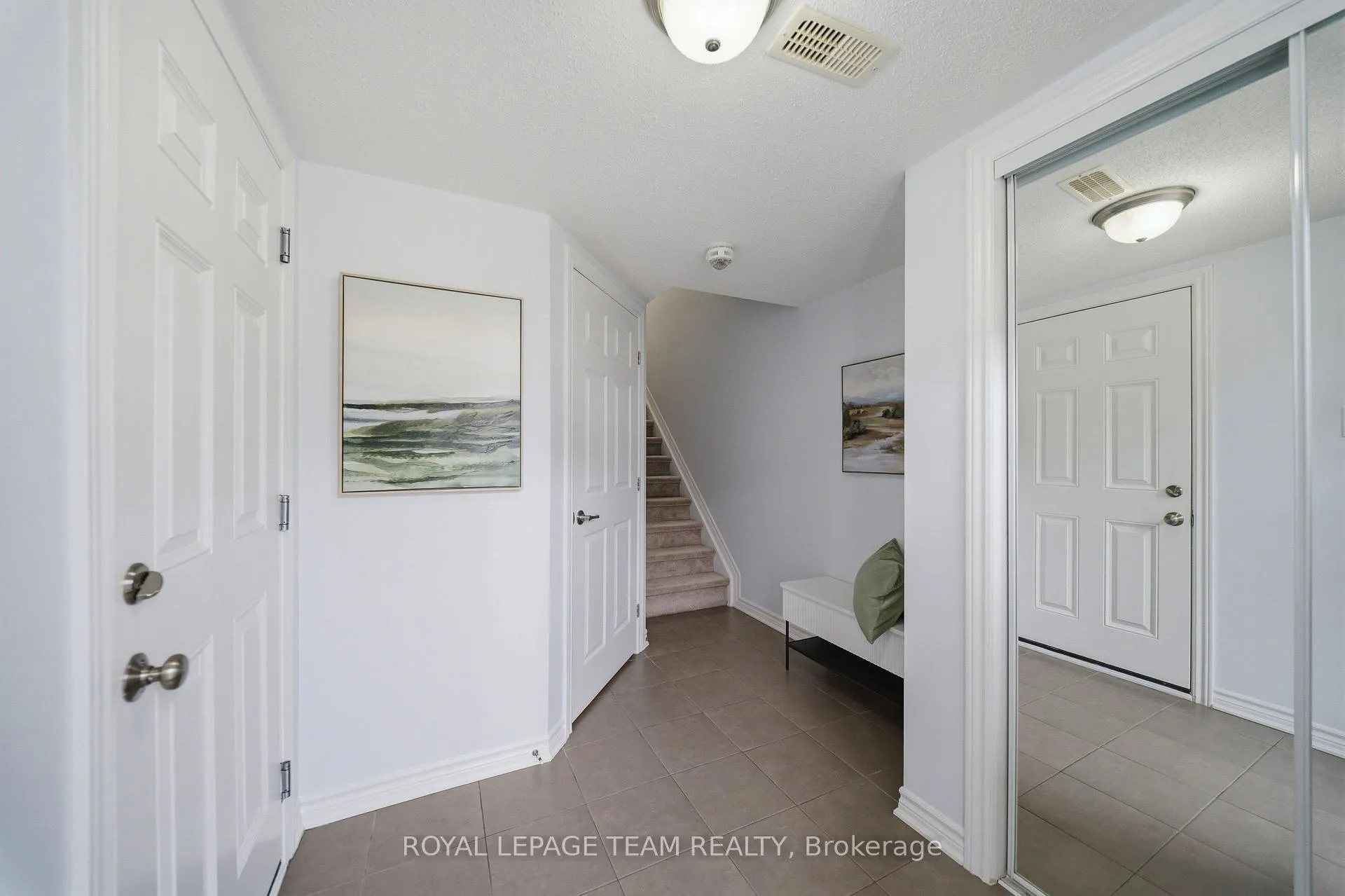 Photo 2 of 599 Foxlight Circle, Ottawa, Kanata - Emerald Meadows/Trailwest — HOMEH