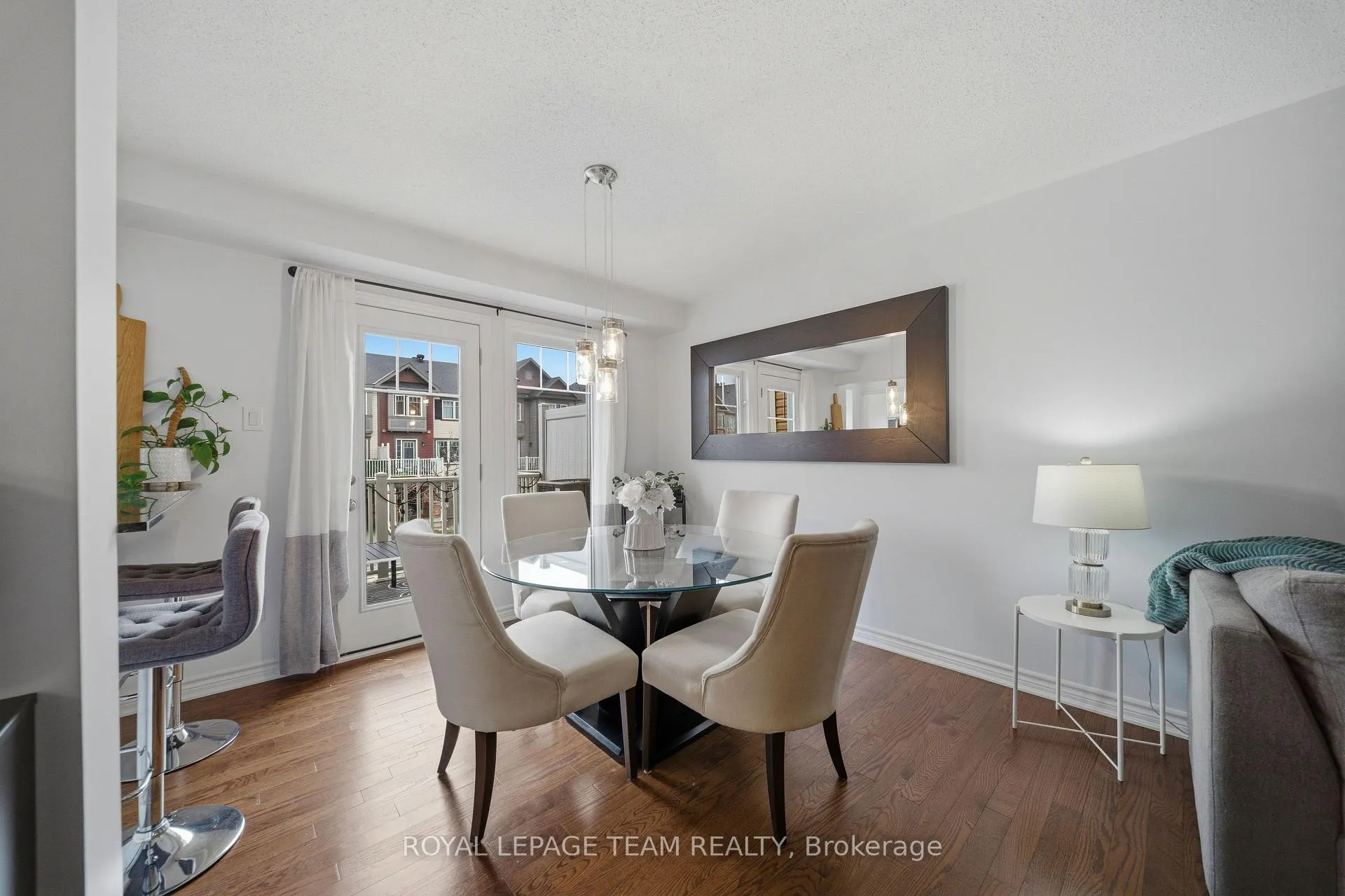 Photo 8 of 599 Foxlight Circle, Ottawa, Kanata - Emerald Meadows/Trailwest — HOMEH