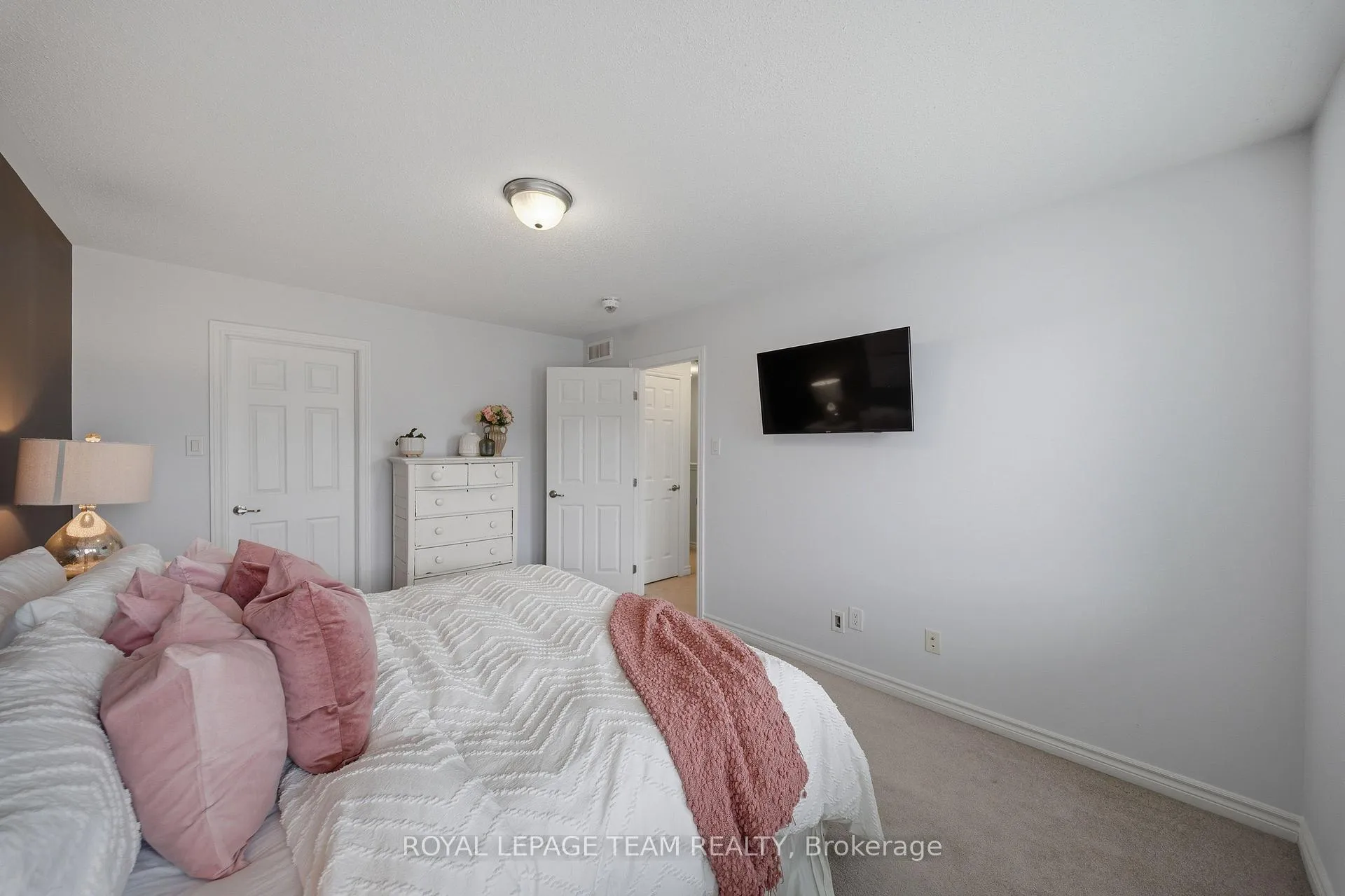 Photo 13 of 599 Foxlight Circle, Ottawa, Kanata - Emerald Meadows/Trailwest — HOMEH