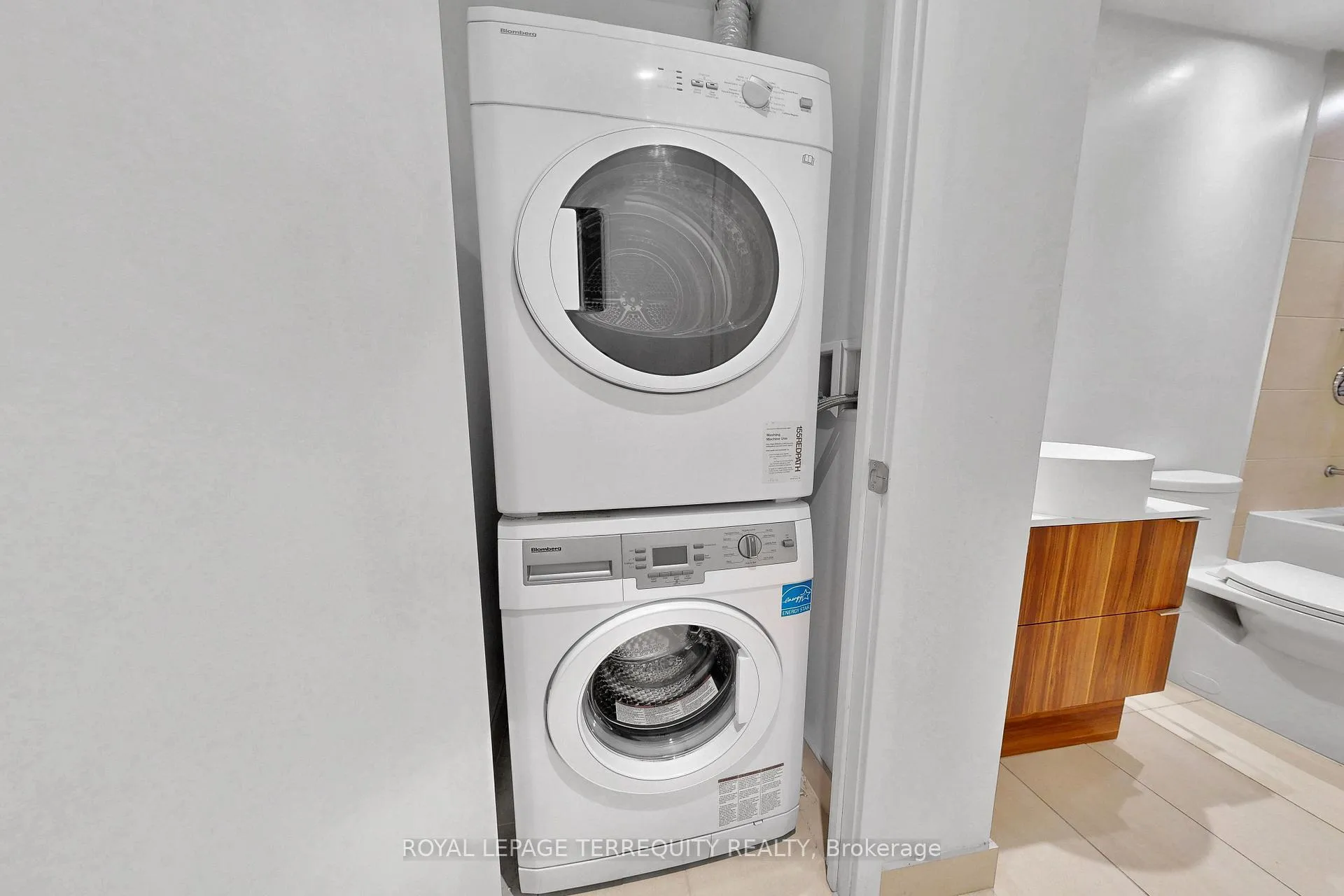 Photo 18 of Unit 2802, 185 Roehampton Avenue, Toronto, Mount Pleasant West — HOMEH