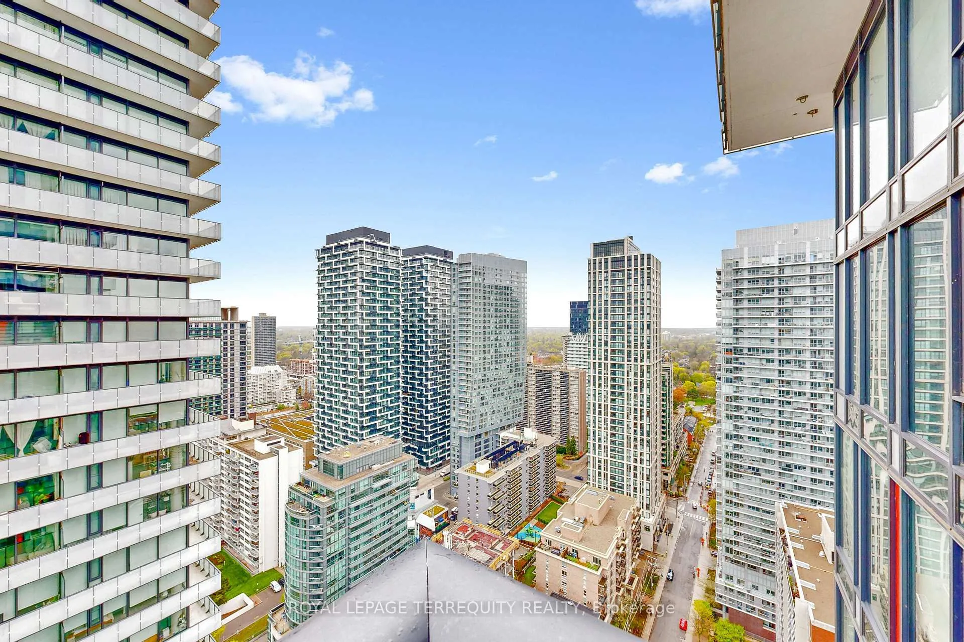 Photo 25 of Unit 2802, 185 Roehampton Avenue, Toronto, Mount Pleasant West — HOMEH