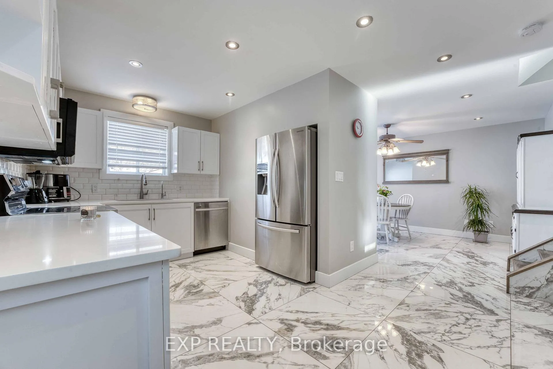 Photo 12 of 2901 Robillard Crescent, Windsor — HOMEH