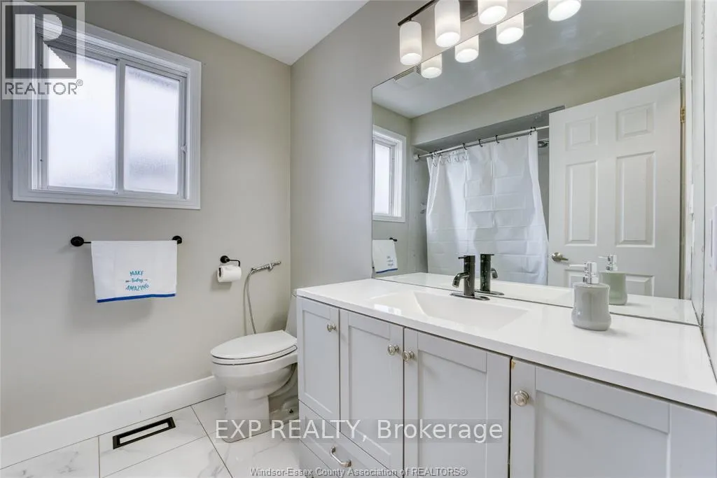 Photo 18 of 2901 Robillard Crescent, Windsor — HOMEH