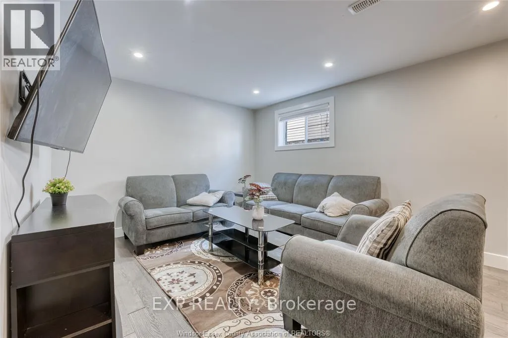 Photo 19 of 2901 Robillard Crescent, Windsor — HOMEH