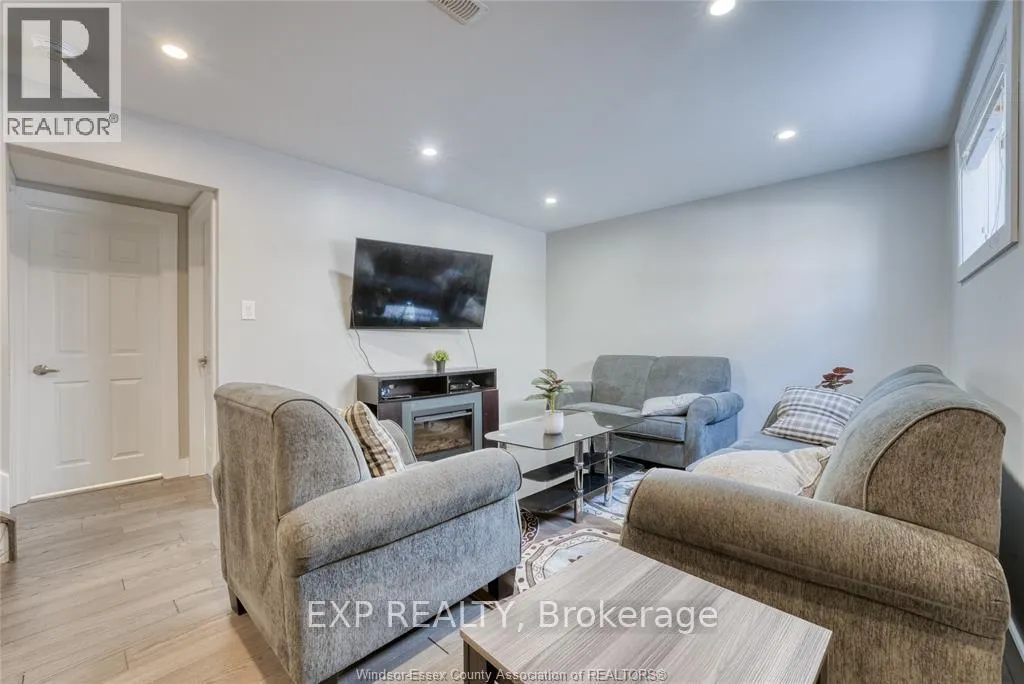 Photo 20 of 2901 Robillard Crescent, Windsor — HOMEH