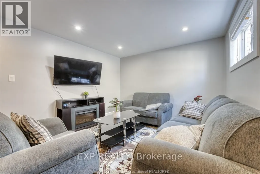 Photo 21 of 2901 Robillard Crescent, Windsor — HOMEH