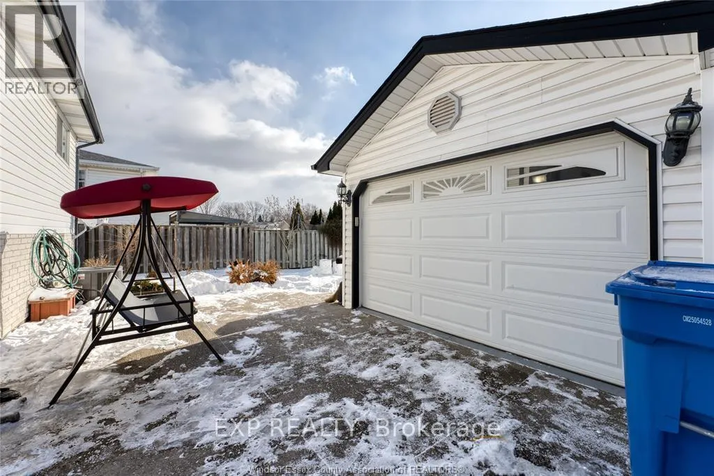 Photo 31 of 2901 Robillard Crescent, Windsor — HOMEH