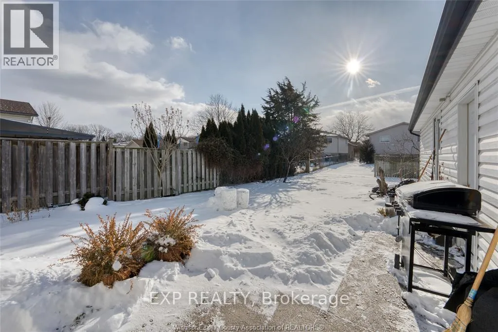 Photo 32 of 2901 Robillard Crescent, Windsor — HOMEH