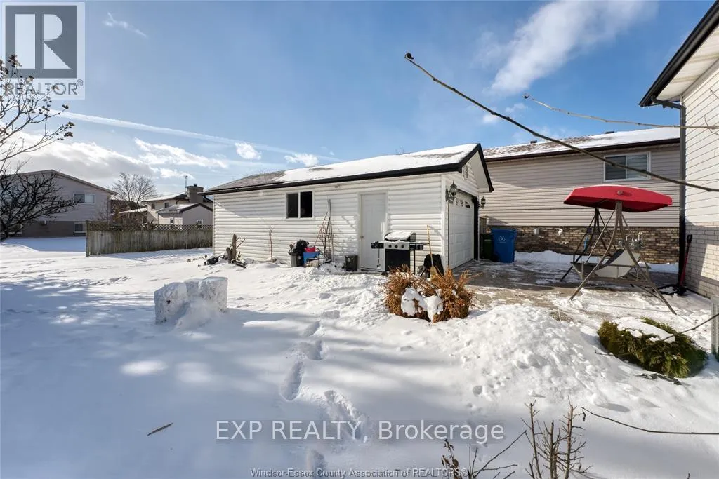 Photo 33 of 2901 Robillard Crescent, Windsor — HOMEH